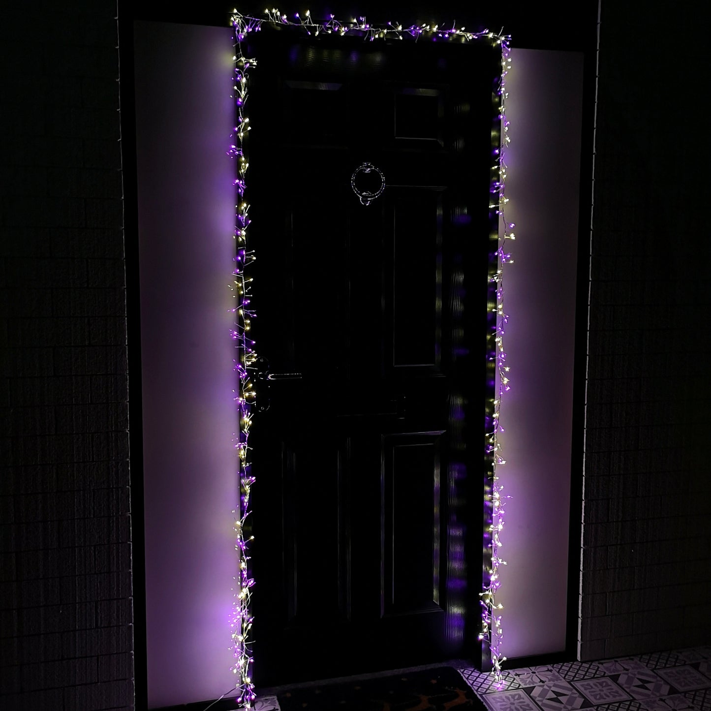 Factory Seconds: 5.5m 880 LED Indoor Outdoor Christmas Door Lights in Multi-Coloured
