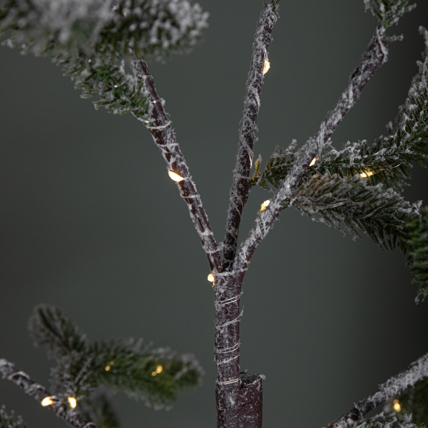 Factory Seconds: 5ft (1.5m) Light up Green Snowy Noel Christmas Tree with Stand and Warm White LEDs