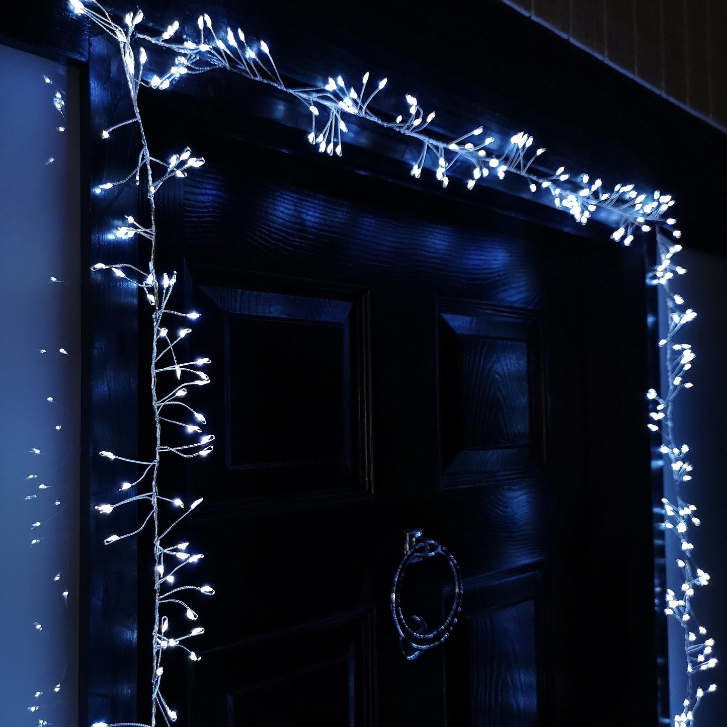 5.5m 880 LED Indoor Outdoor Christmas Door Lights in Cool White