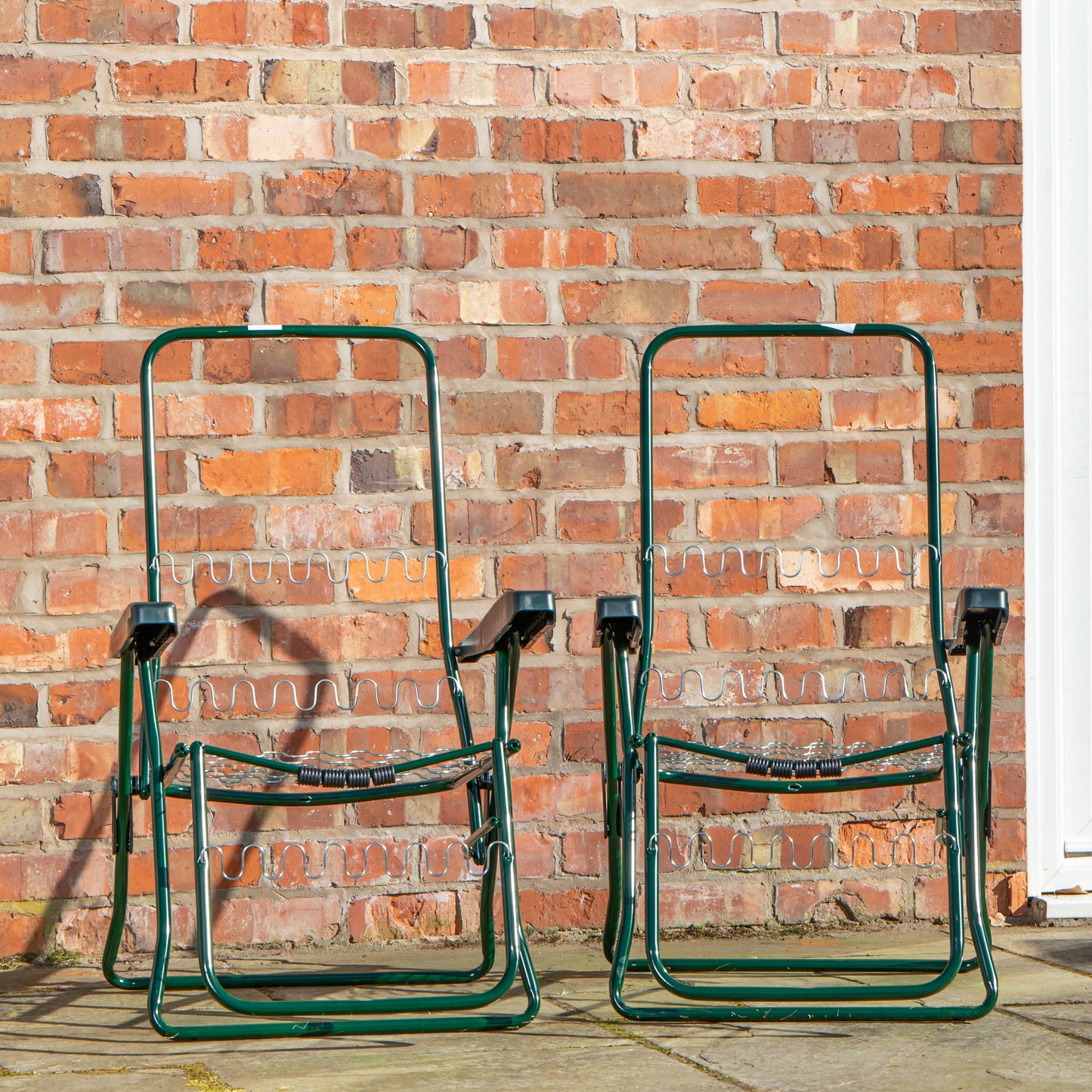 Factory Seconds: Set of 2 Padded Outdoor Garden Patio Recliner / Sun Lounger in Plain Green