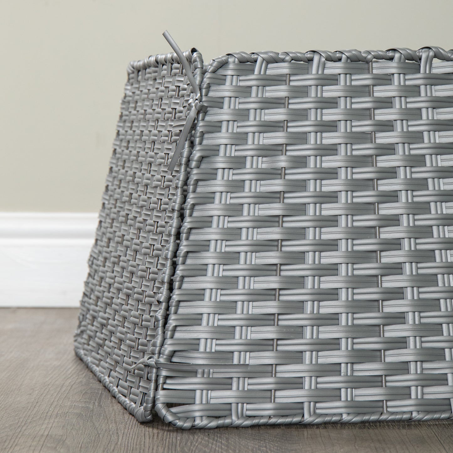 47cm x 46cm Samuel Alexander Foldable Faux Rattan Christmas Tree Skirt in Grey