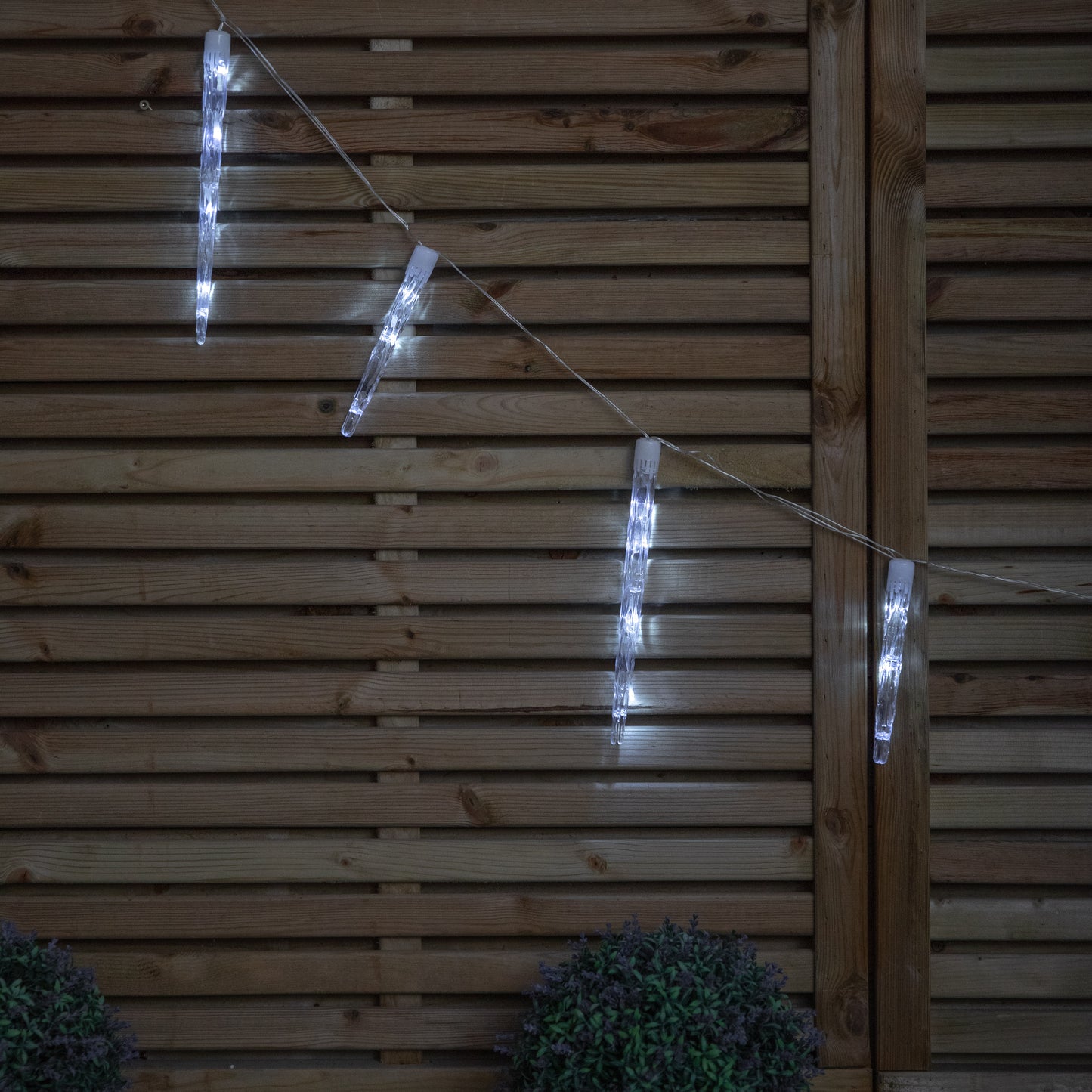 6.9m Icicle Christmas Chaser Lights with 72 Cool White LEDs