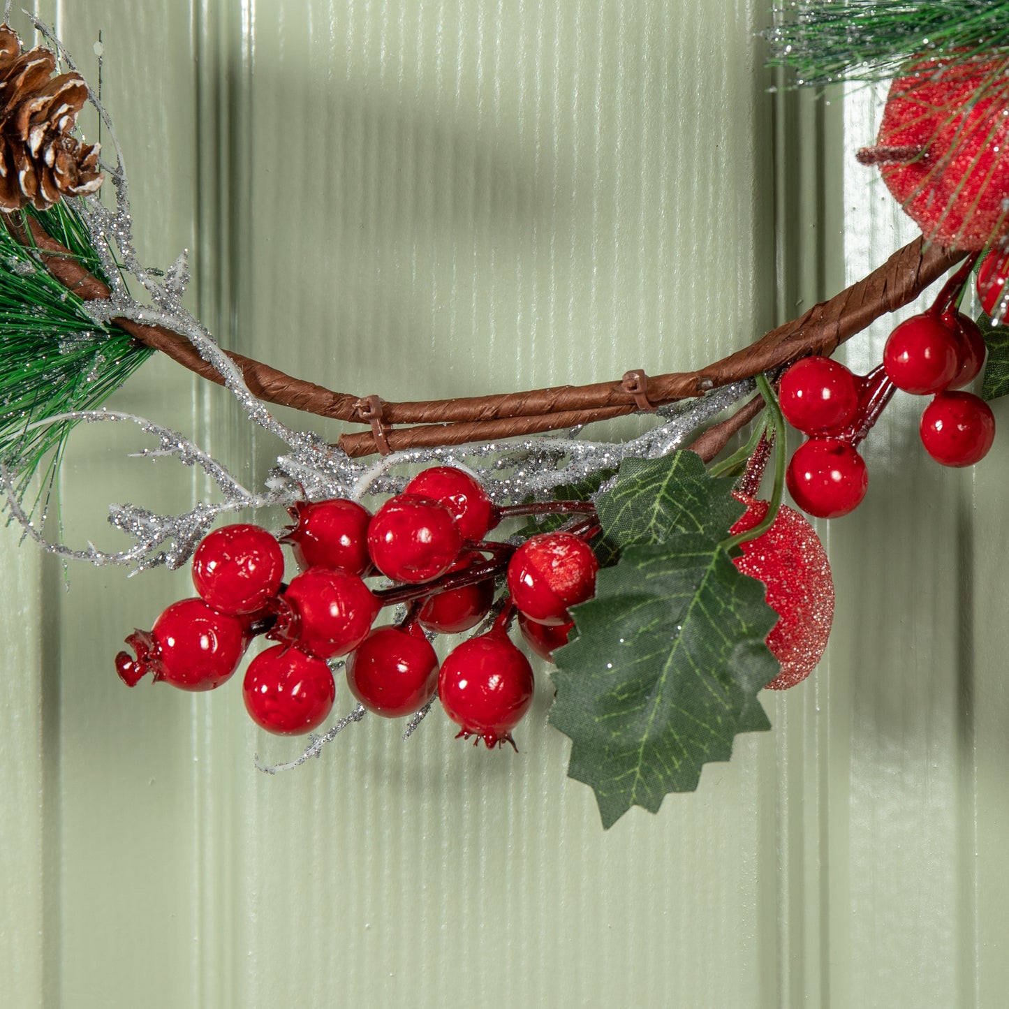 45cm Hanging Christmas Wreath with Apples and Red Berries