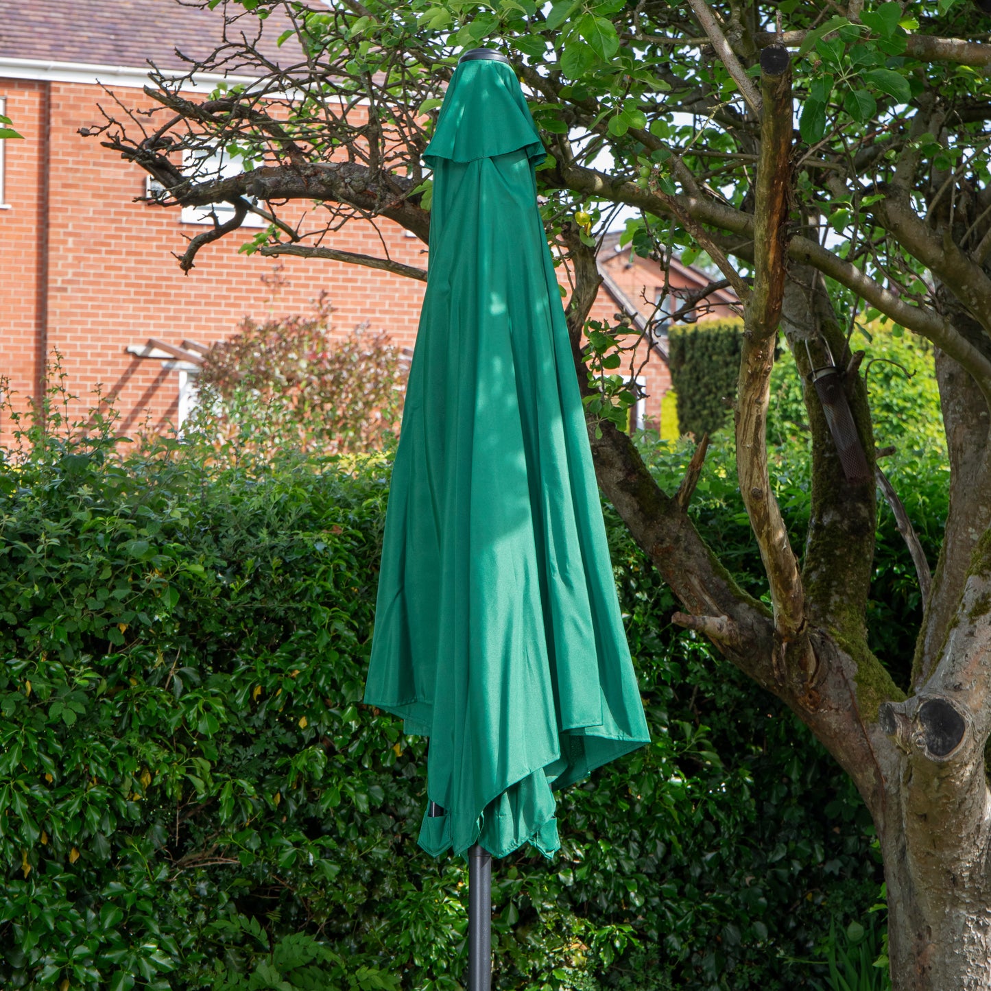 Samuel Alexander 2.7m Havana Garden Patio Parasol with Crank Handle in Green