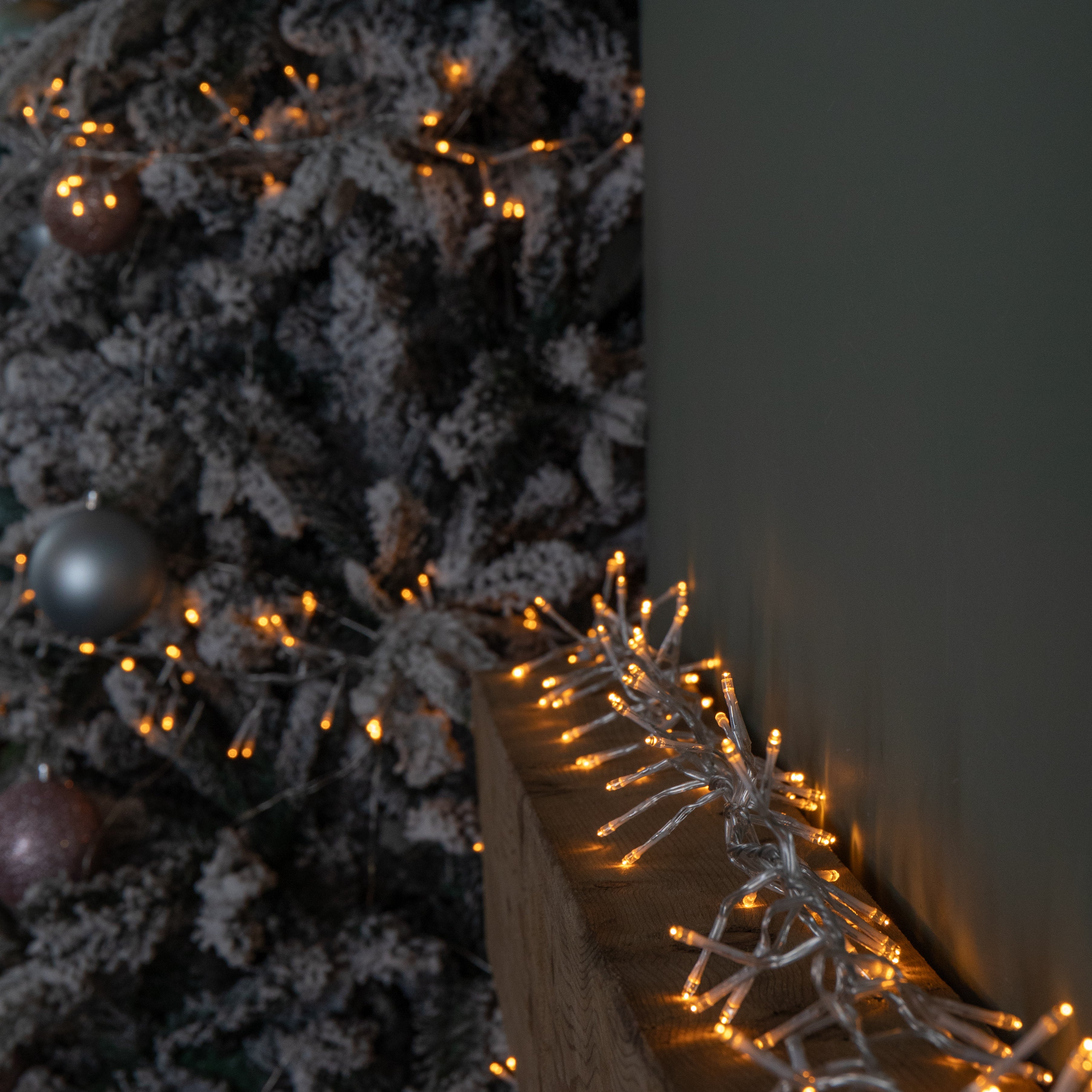 9.3m 720 LED Christmas Cluster String Lights with Timer in Vintage Gold on Clear Cable