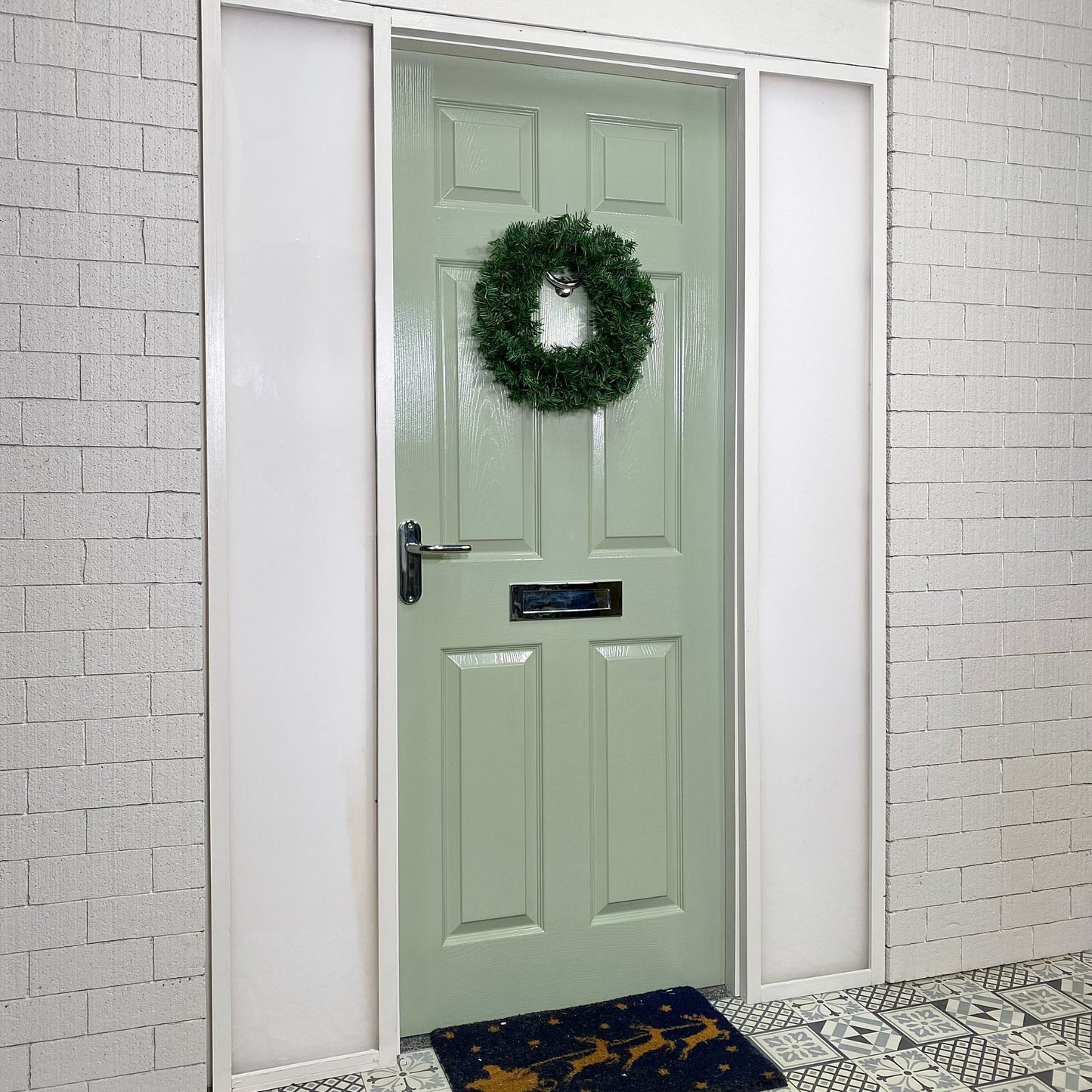 45cm Plain Green Colorado Christmas Door Wreath with PVC Tips