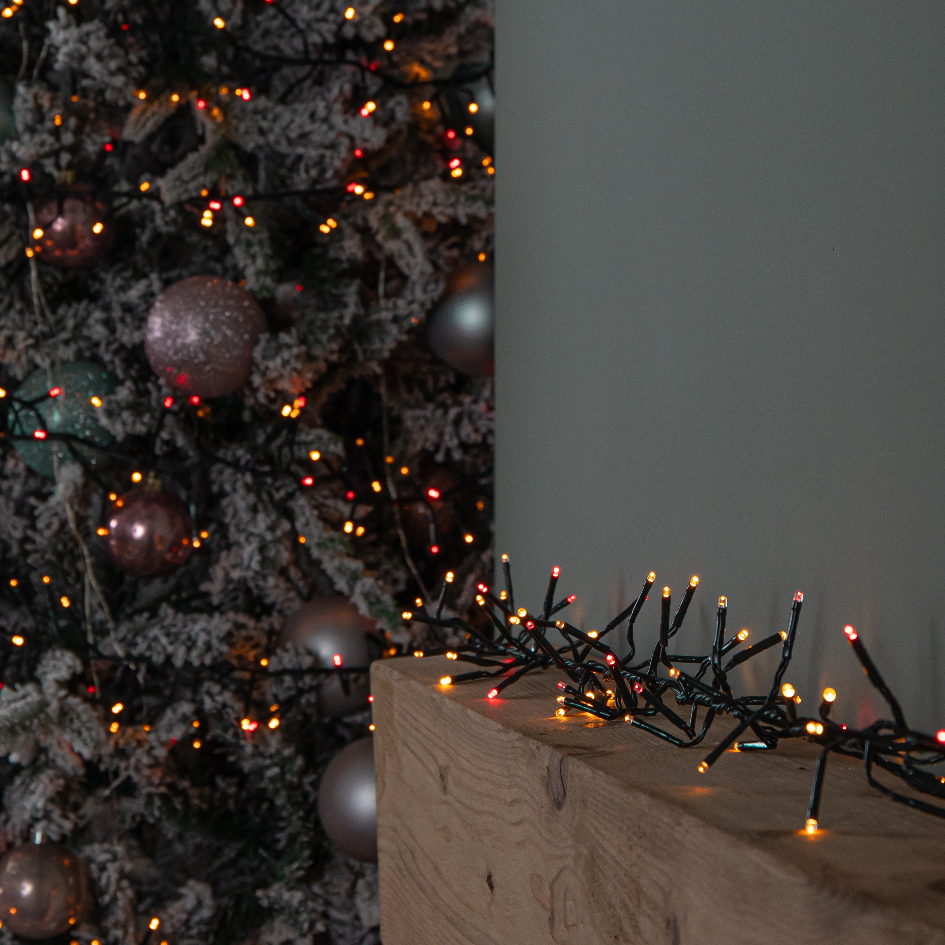 37.2m 3000 LED Christmas Cluster String Lights with Timer in Red & Vintage Gold