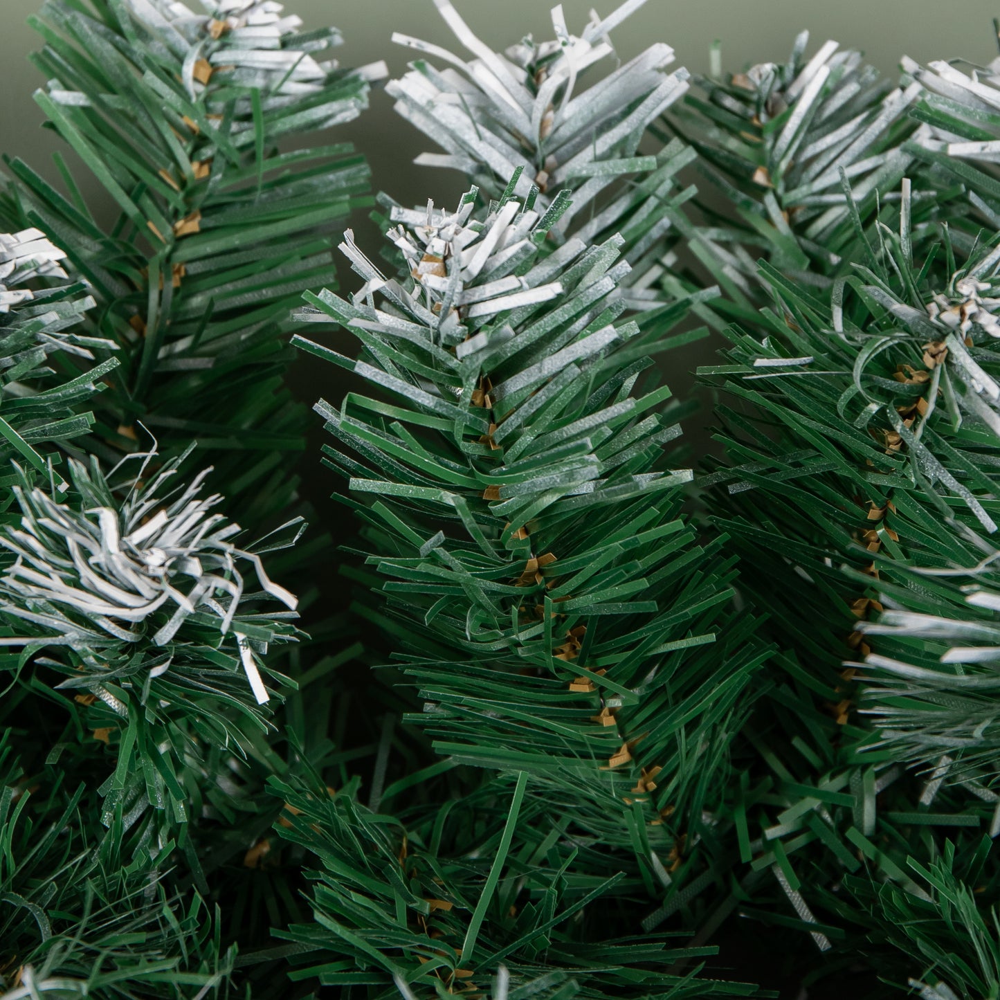 2.7m (9ft) Snow Tipped Green Christmas Garland
