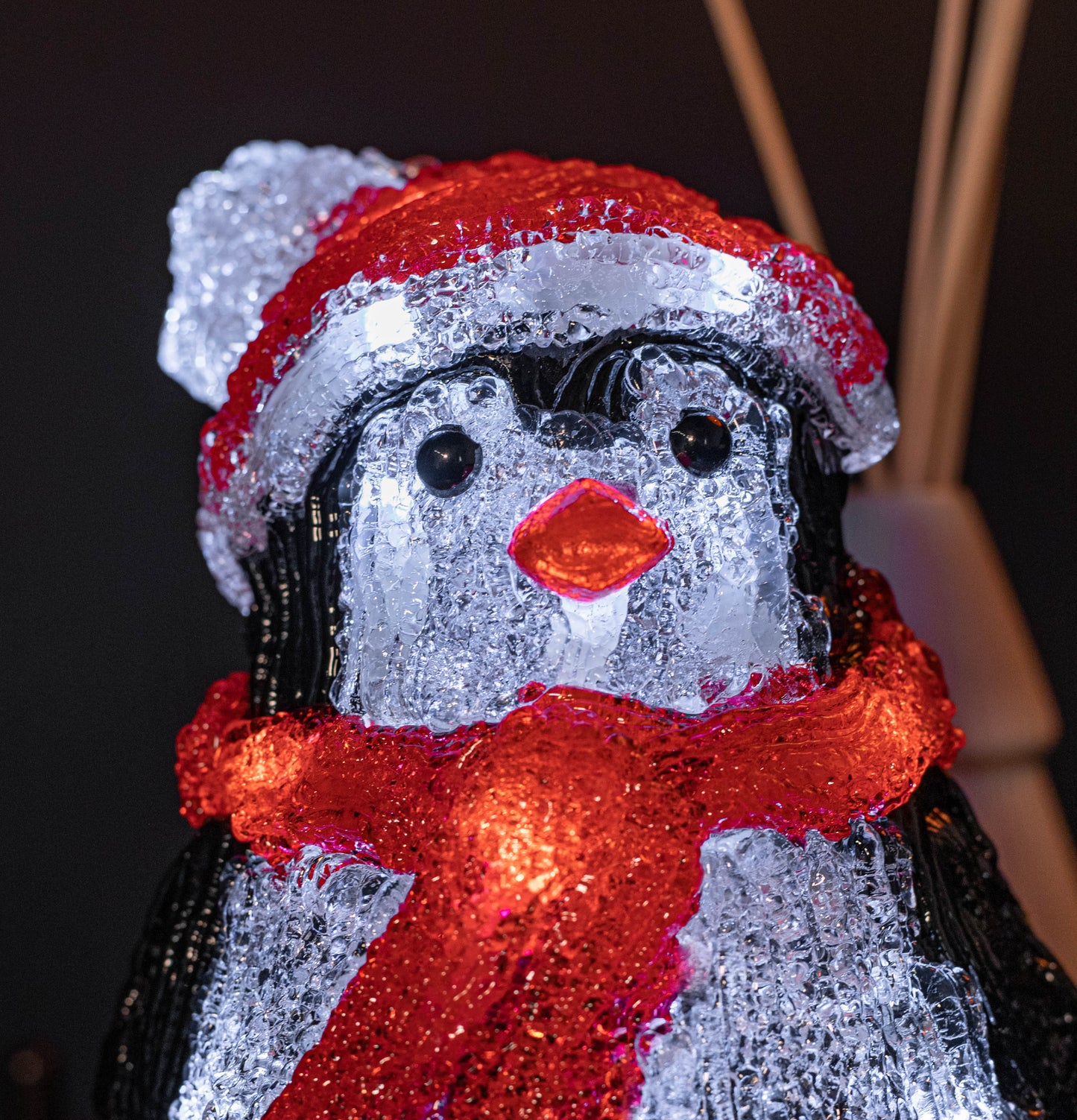 20cm Battery Operated Light up Acrylic Christmas Penguin Decoration with 16 Ice White LEDs