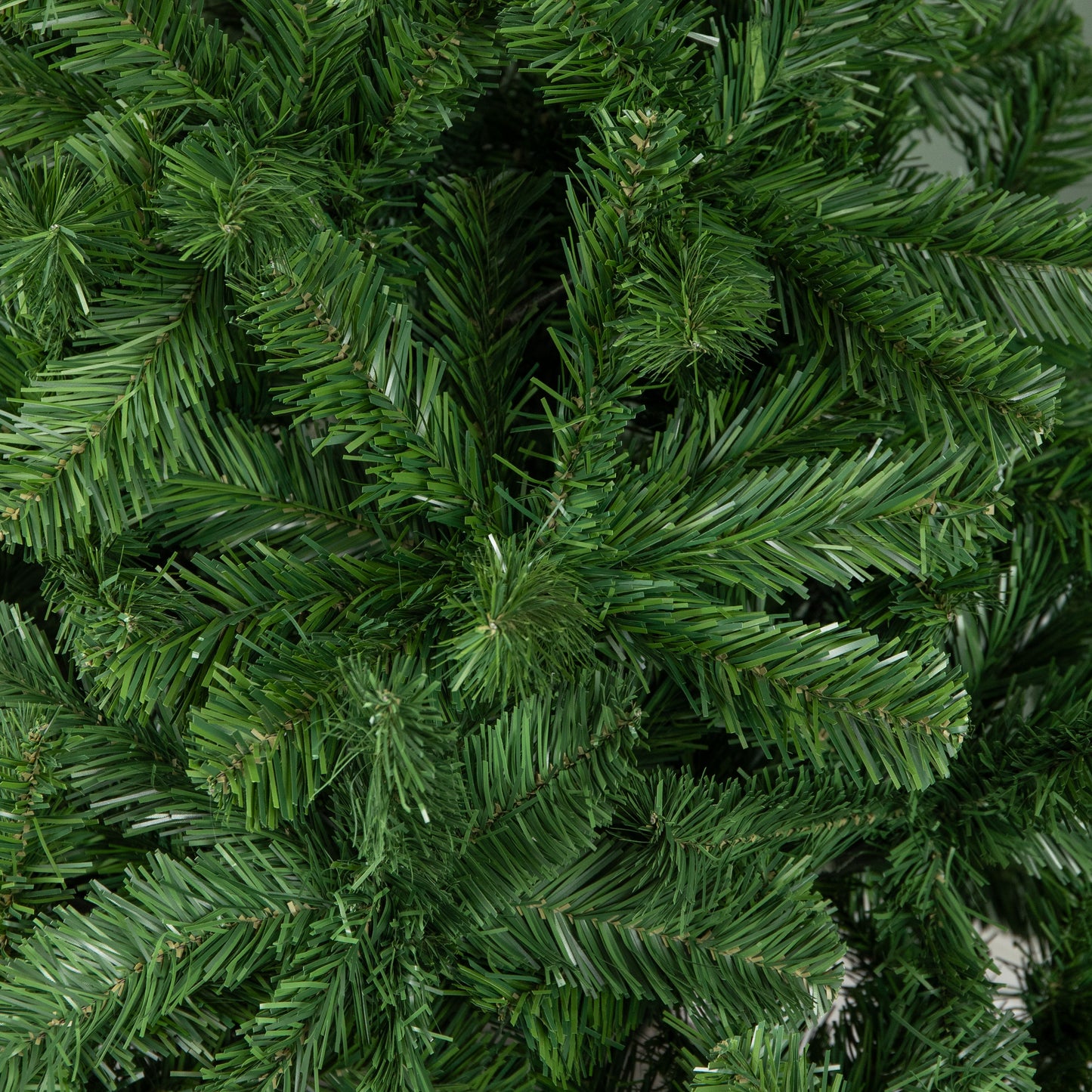 5ft (1.5m) Imperial Pine Christmas Tree With 340 Tips and Metal Stand