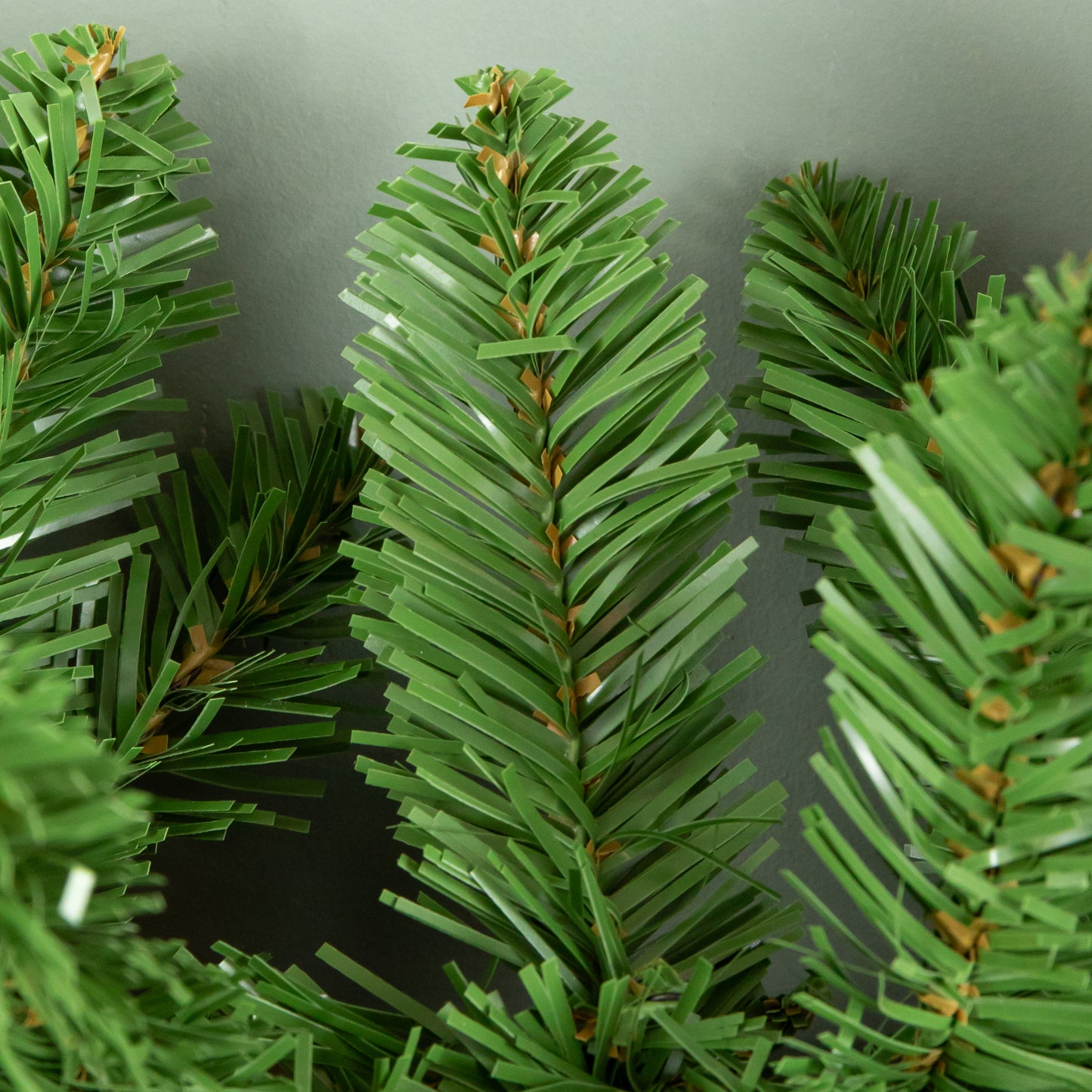 2.7m Plain Green Christmas Garland with 200 Bullet Tips