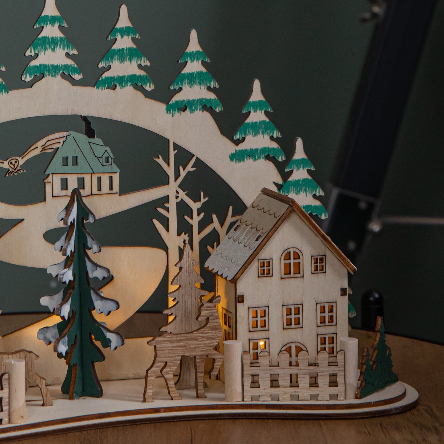 19cm Battery Operated Light up Christmas Wooden Reindeer Village Scene with LEDs