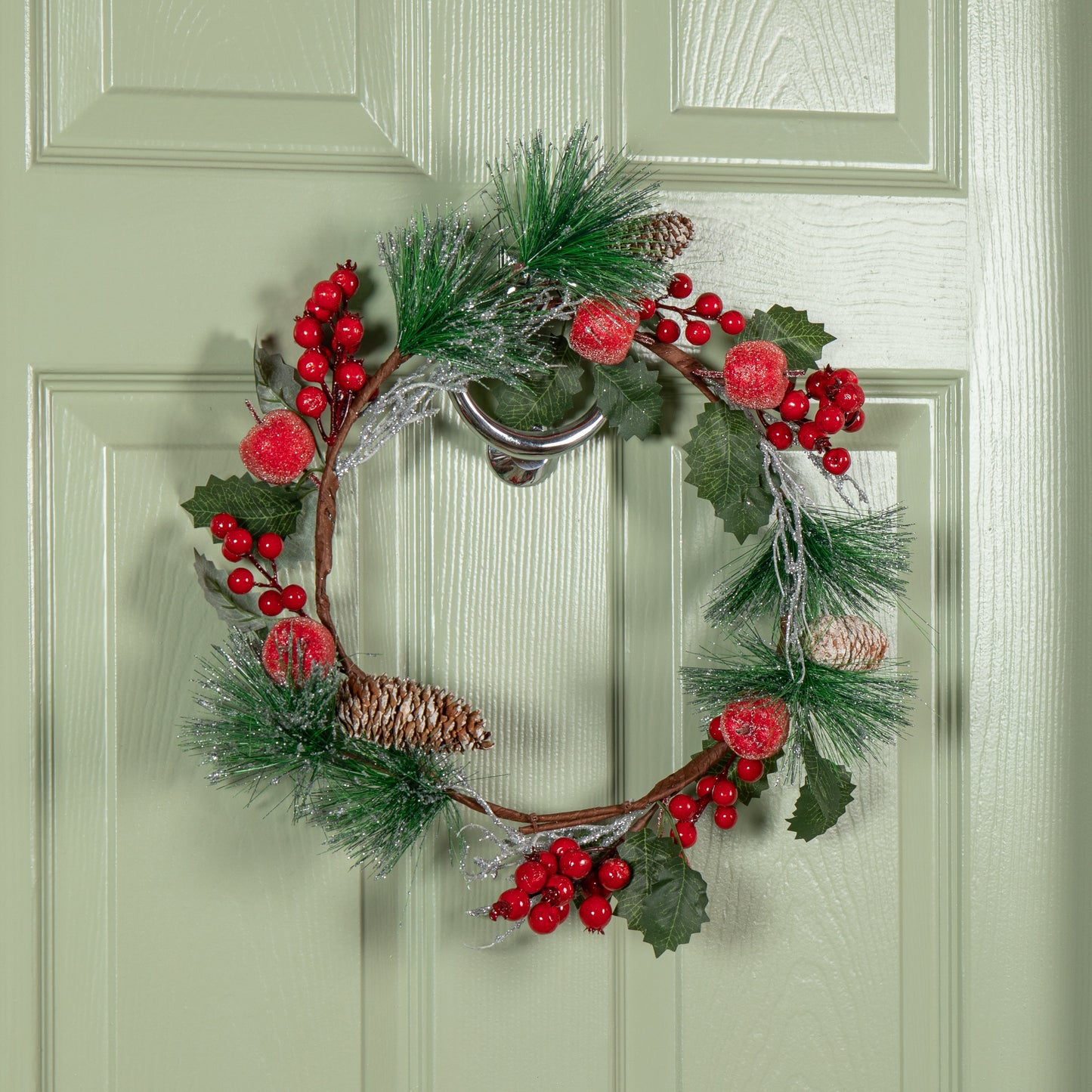 45cm Hanging Christmas Wreath with Apples and Red Berries
