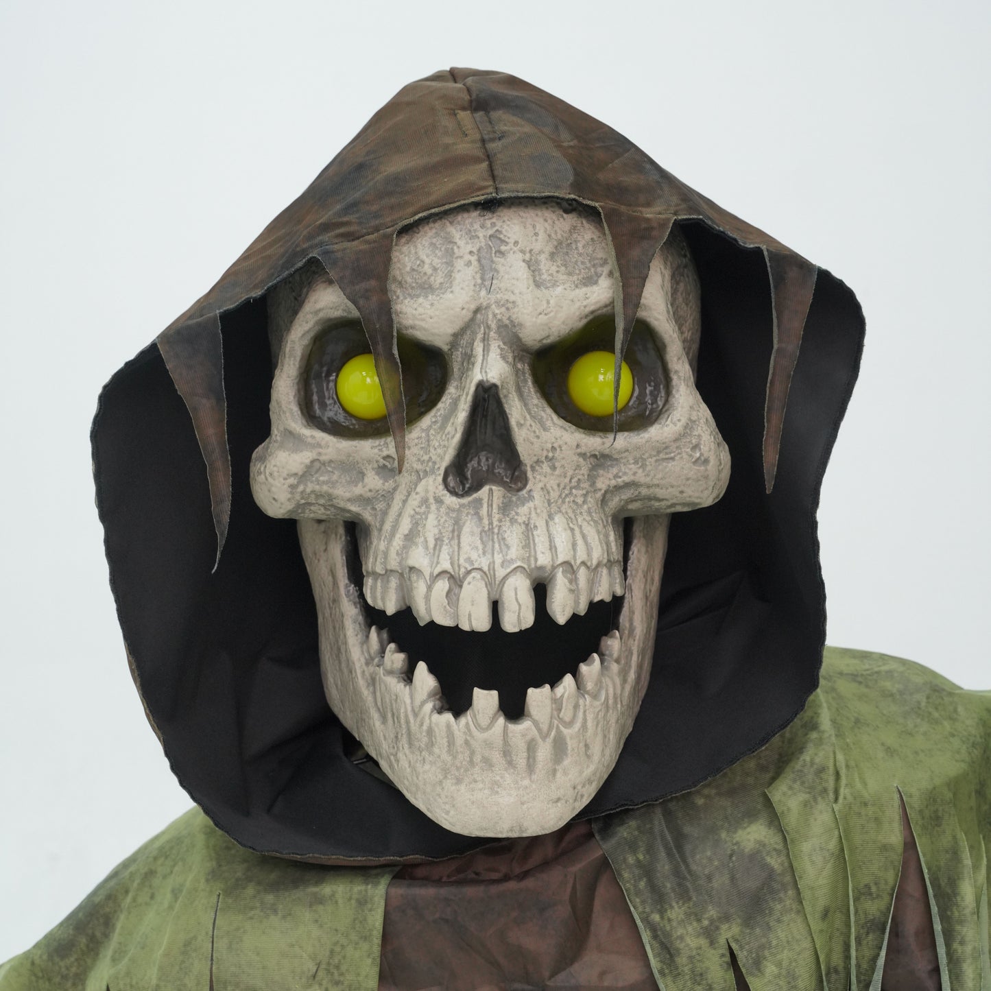 1.47m Tall Light up Corroded Rise Up Reaper Skeleton Halloween Animatronic Decoration