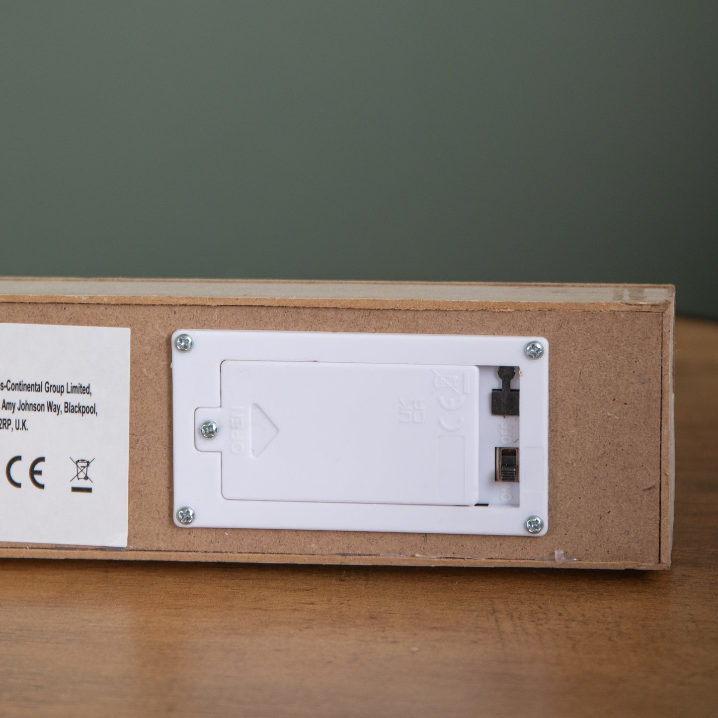 12cm Battery Operated Light up Wooden Noel Christmas Decoration with Snowflake & 18 Warm White LEDs