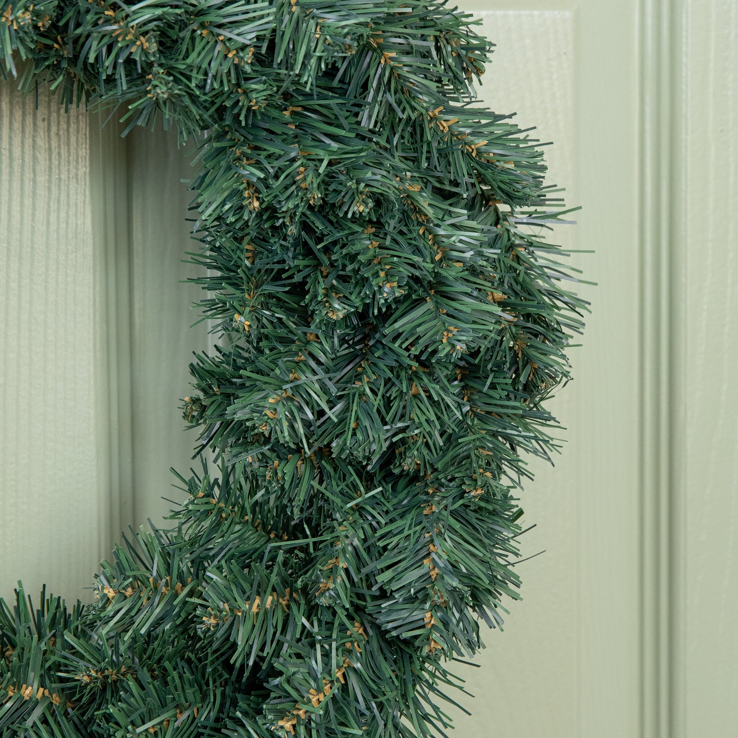 47cm Plain Green Woodcote Spruce Hanging Christmas Wreath