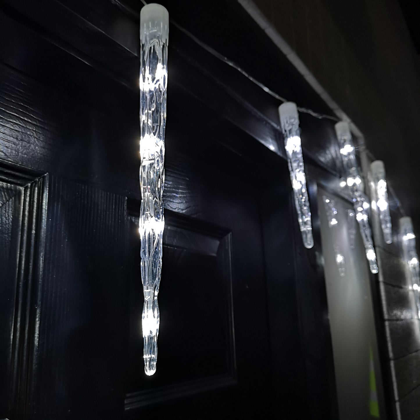 6.9m White to Blue LED Colour Changing Icicle Lights Christmas Decoration