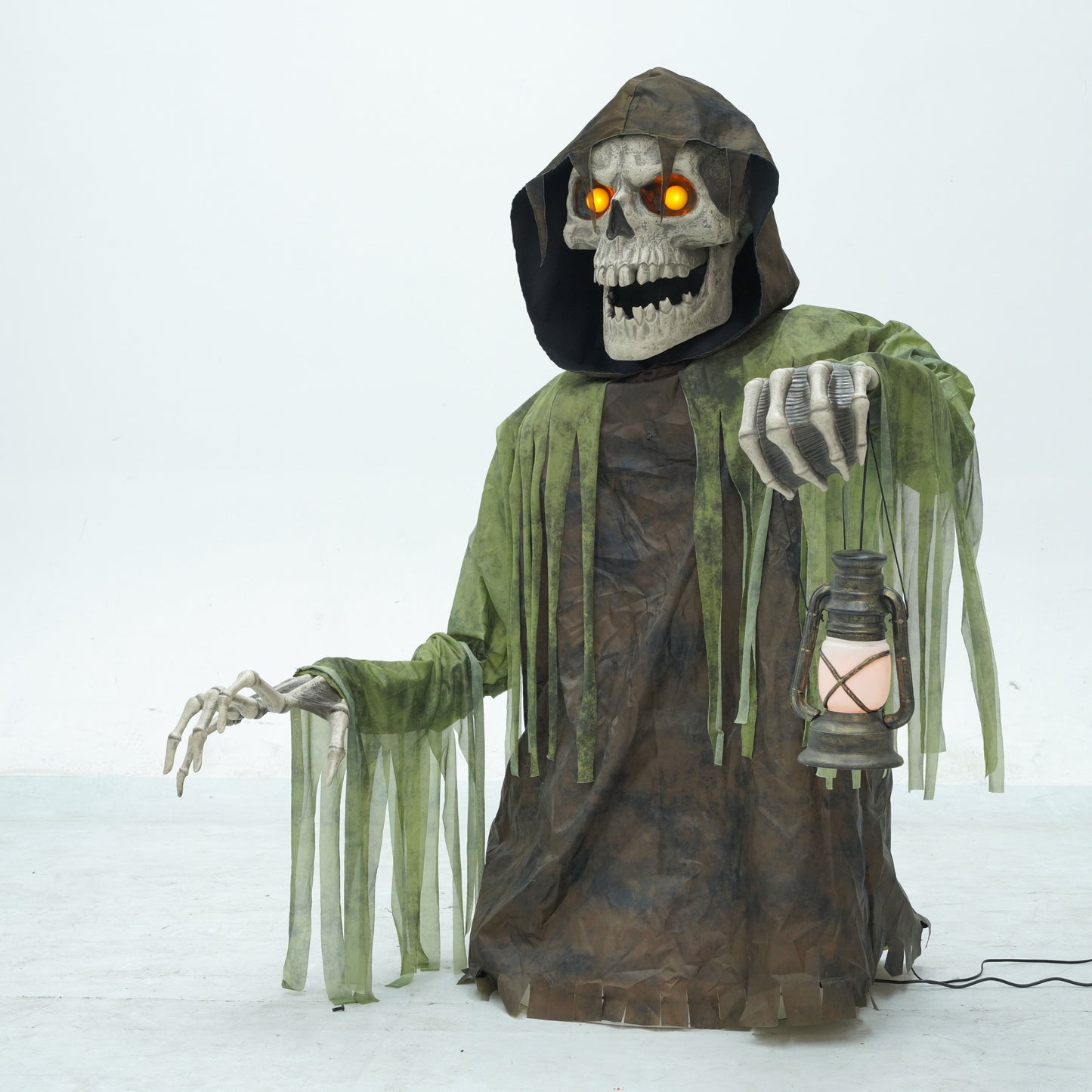 1.47m Tall Light up Corroded Rise Up Reaper Skeleton Halloween Animatronic Decoration