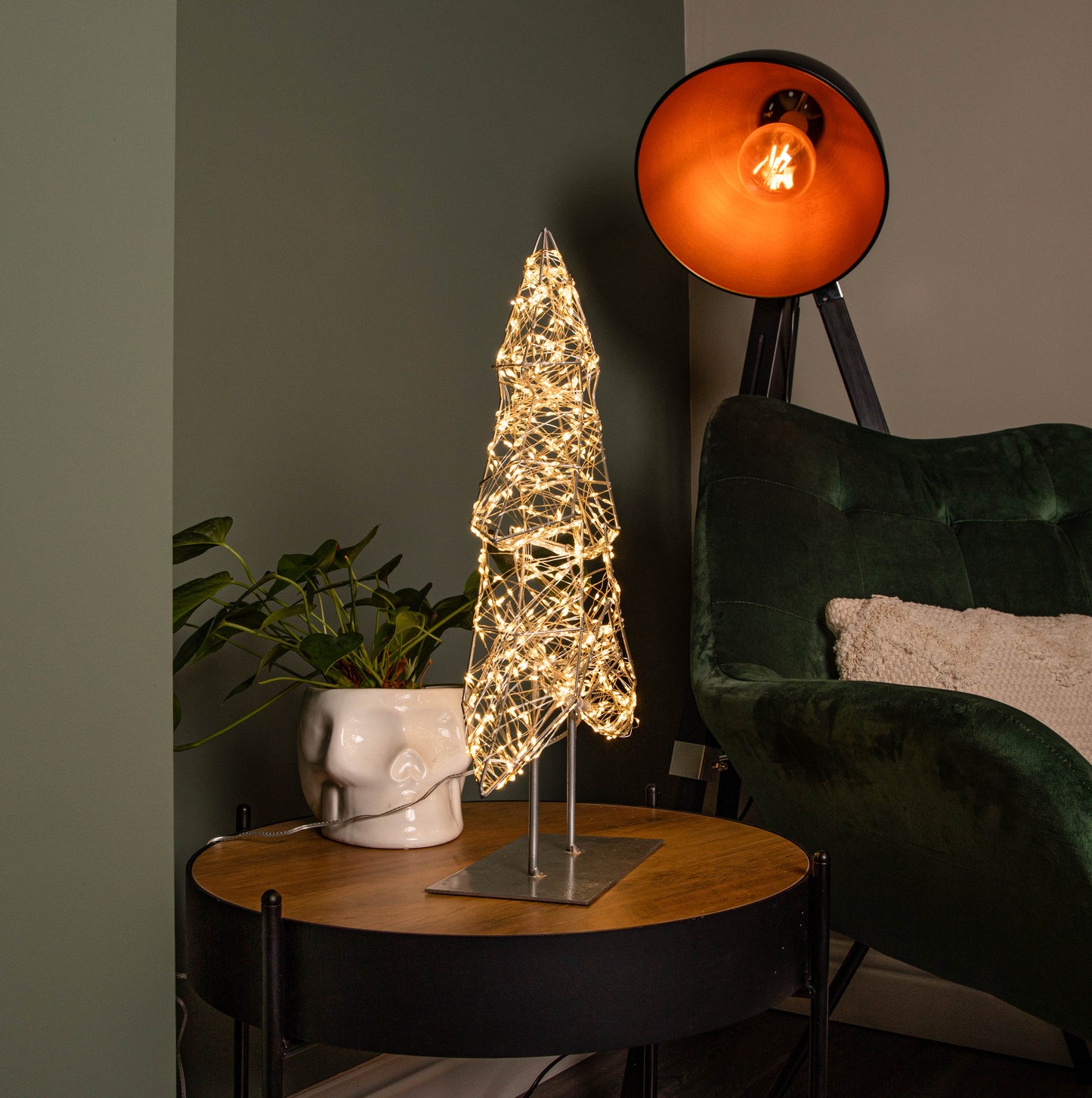 47cm Light up Dewdrop Christmas Tree on Metal Stand with 720 Warm White LEDs