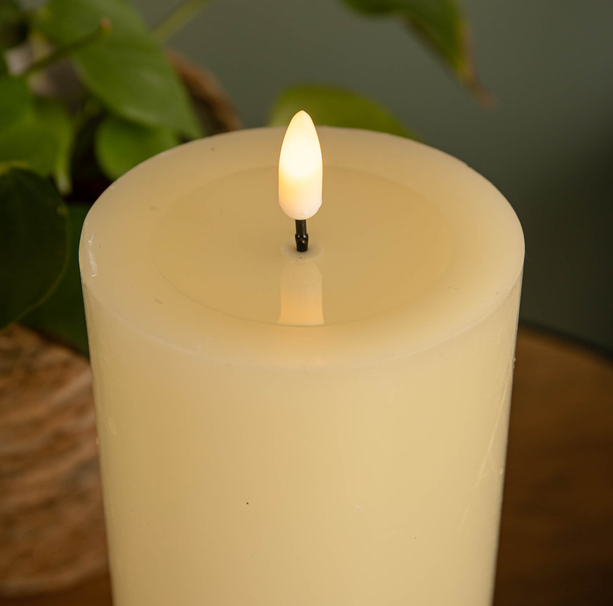 9cm x 23cm Cream Wax Melted Pool Effect Candle with Timer Function and Warm White LED