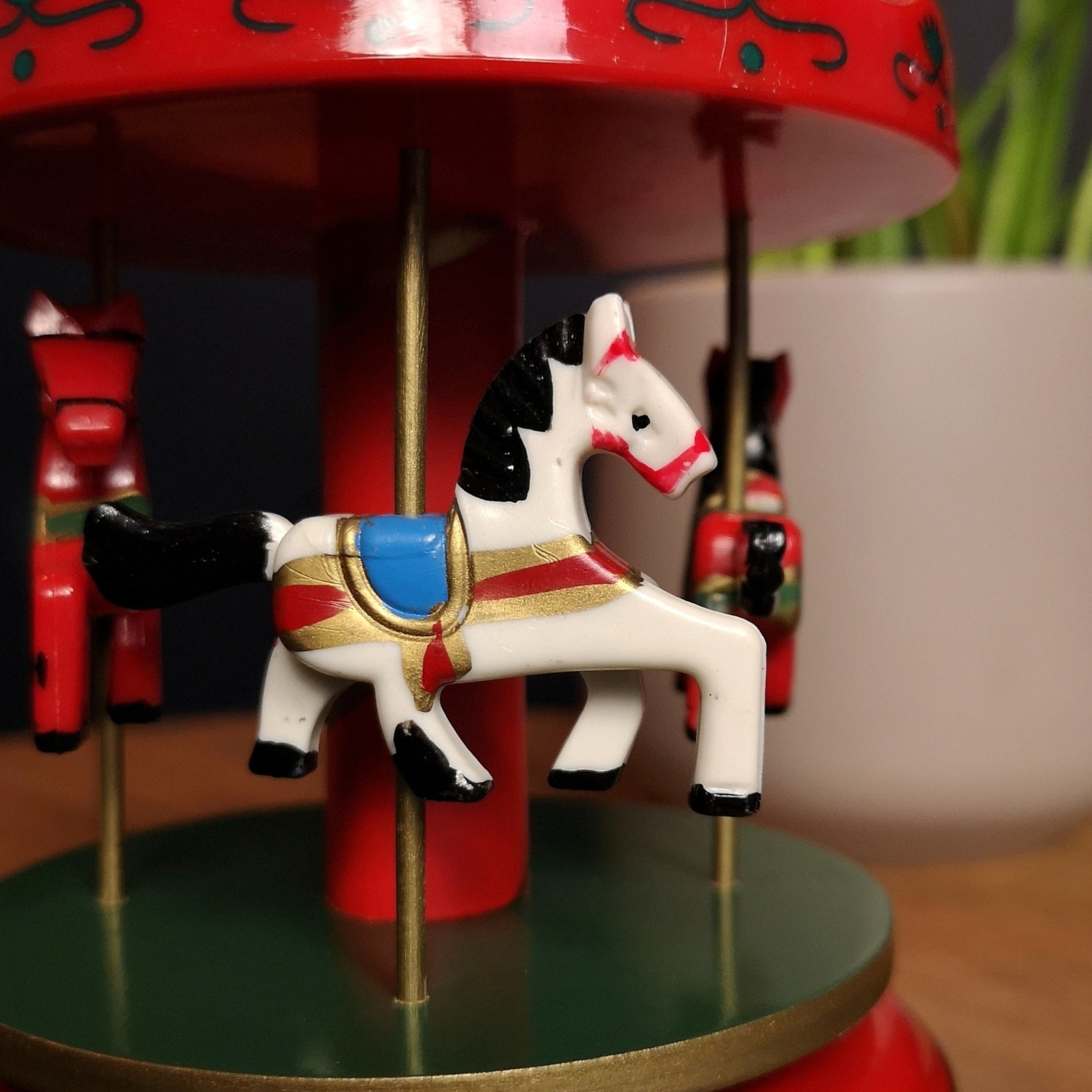 18cm Wind Up Musical Carousel Indoor Christmas Decoration
