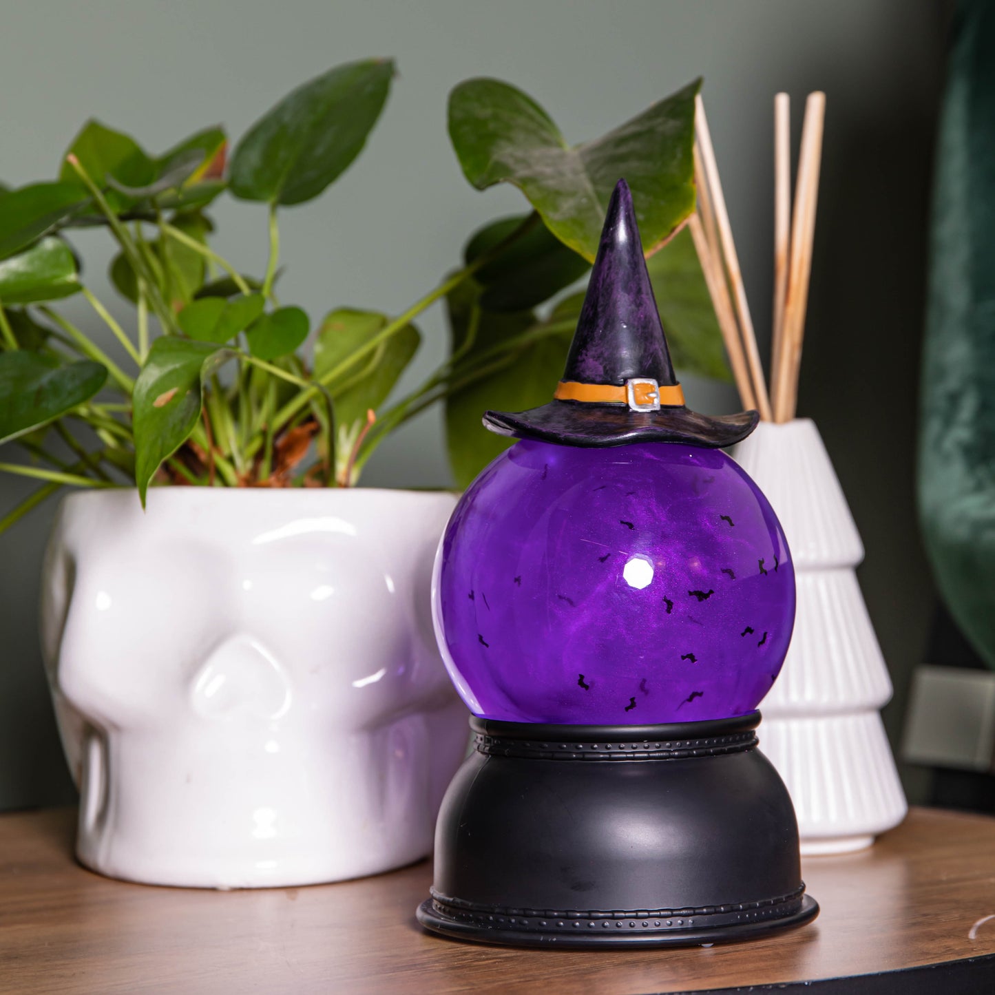 20cm Battery Operated Light up Purple Witch's Hat Water Globe Decoration