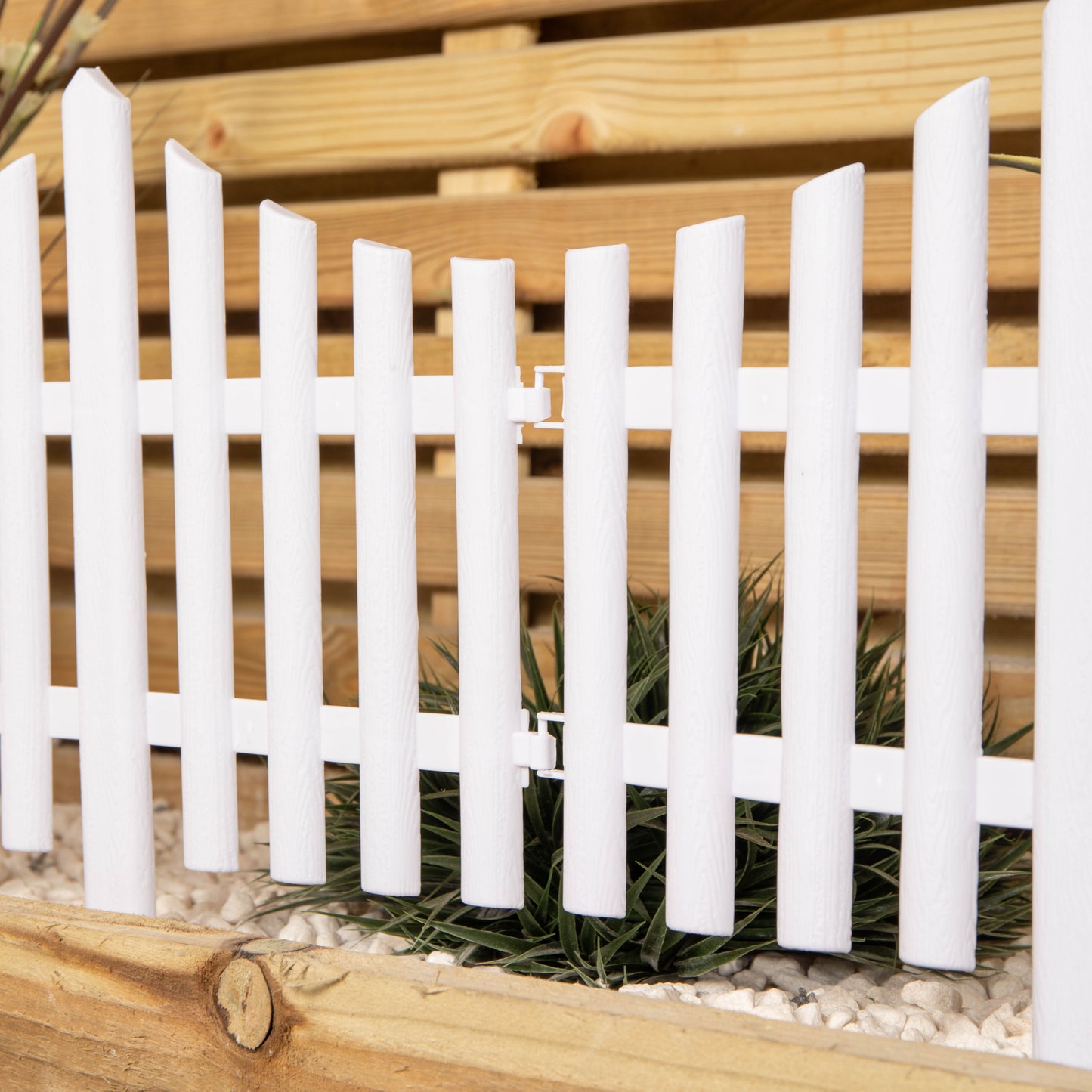 Factory Seconds: 33cm 4 Piece Set White Wood Effect Picket Fence Garden Edging 