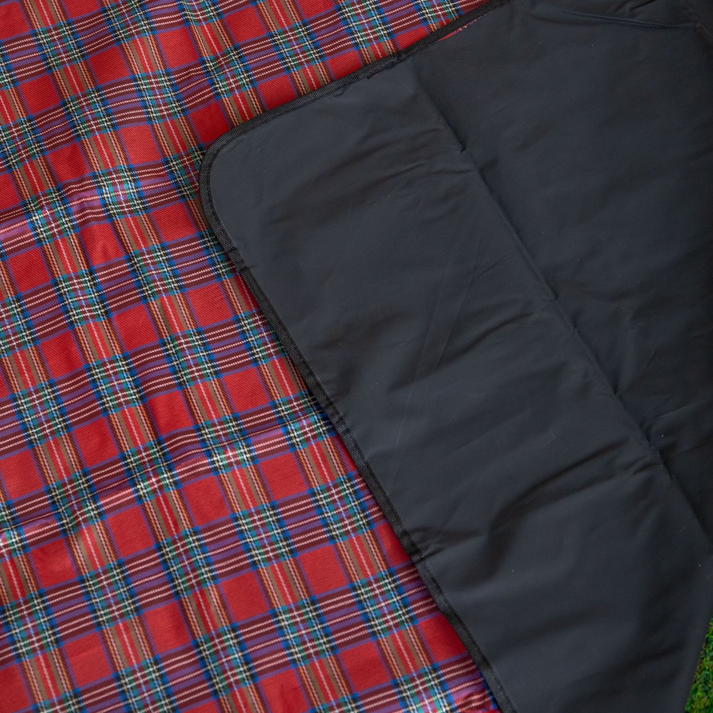 1.50m x 1.15m Waterproof Patterned Picnic Blanket Rug with Carry Handle