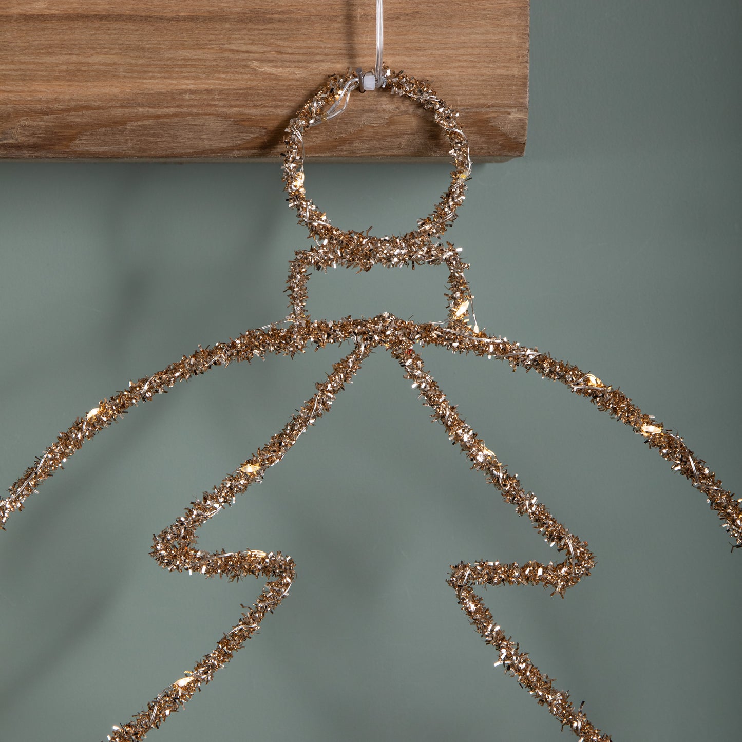 49cm Battery Powered Light up Gold Christmas Tree Ball with Twinkling LEDs