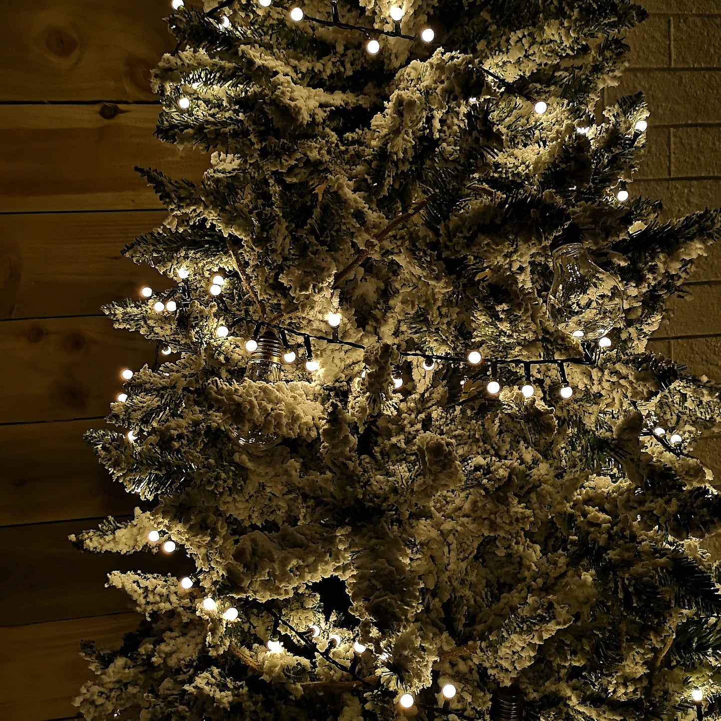 7.5m 300 LED Frosted Berry Warm White String Lights Garden Christmas Lights with Timer