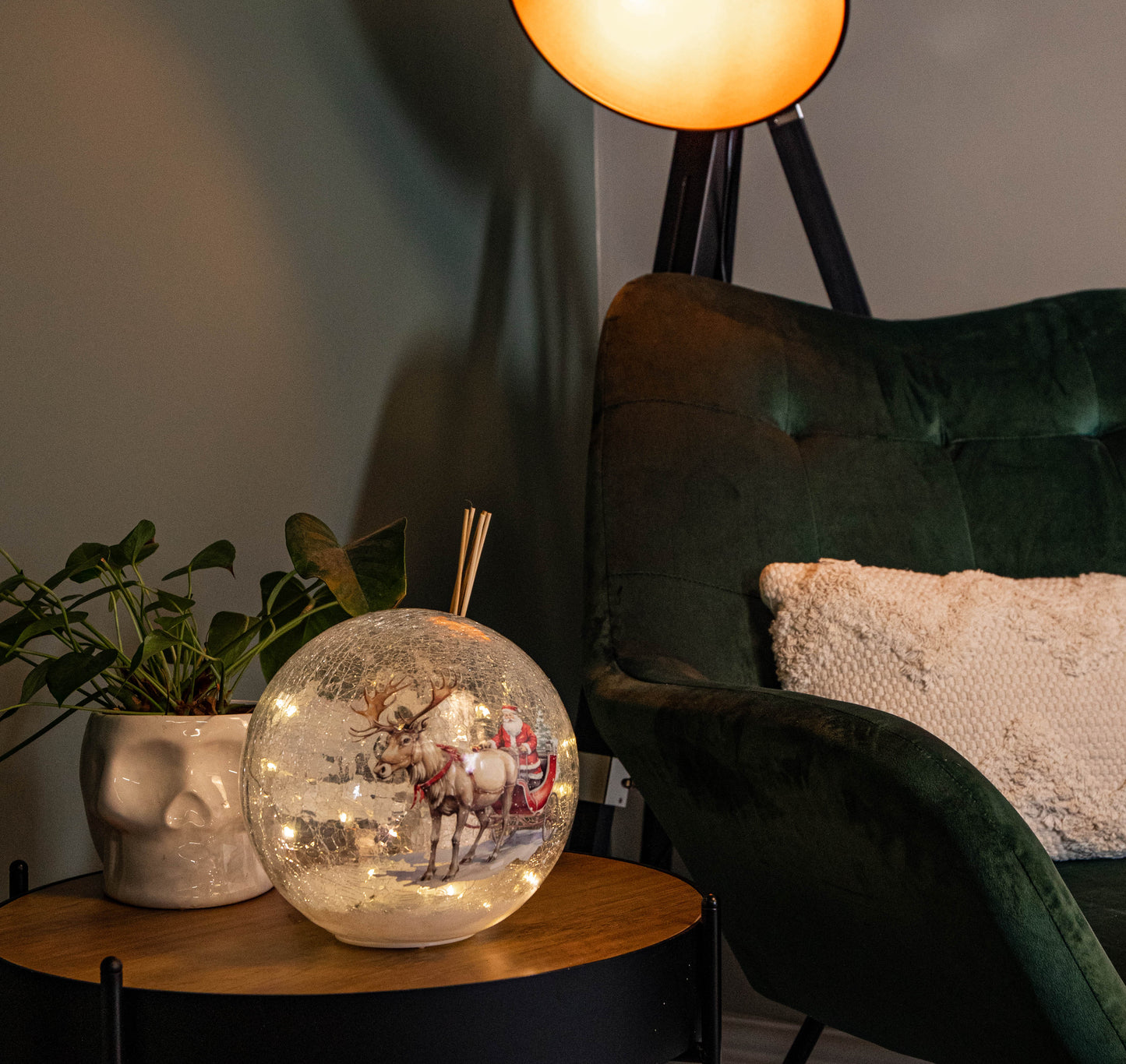 20cm Battery Operated Light up Santa Sleigh Crackle Glass Ball with 15 Warm White LEDs