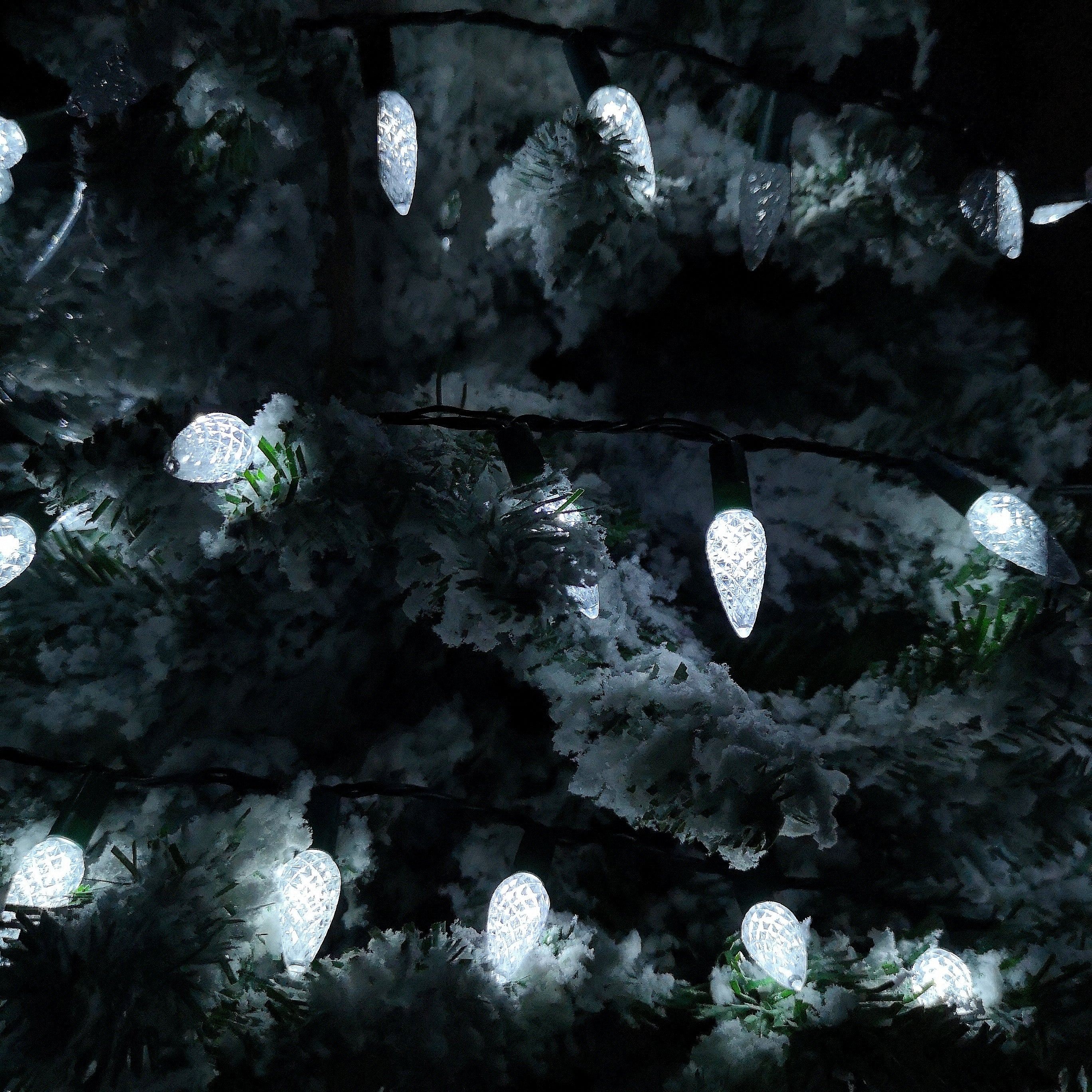 7.5m 150 LED Multi-action Pine Cone Christmas Lights in White