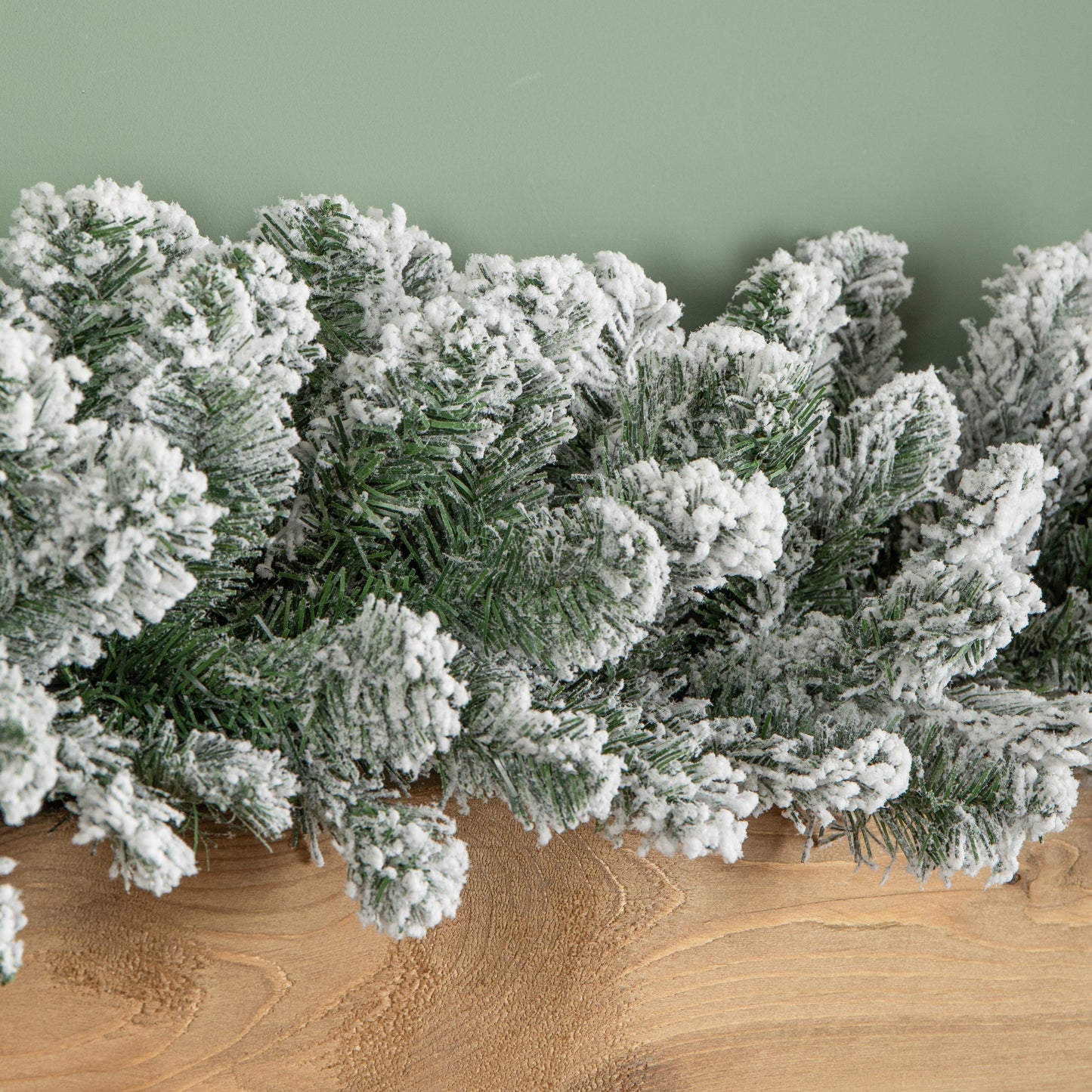 2.7m (9ft) Luxury Imperial Green Snowflocked Christmas Garland