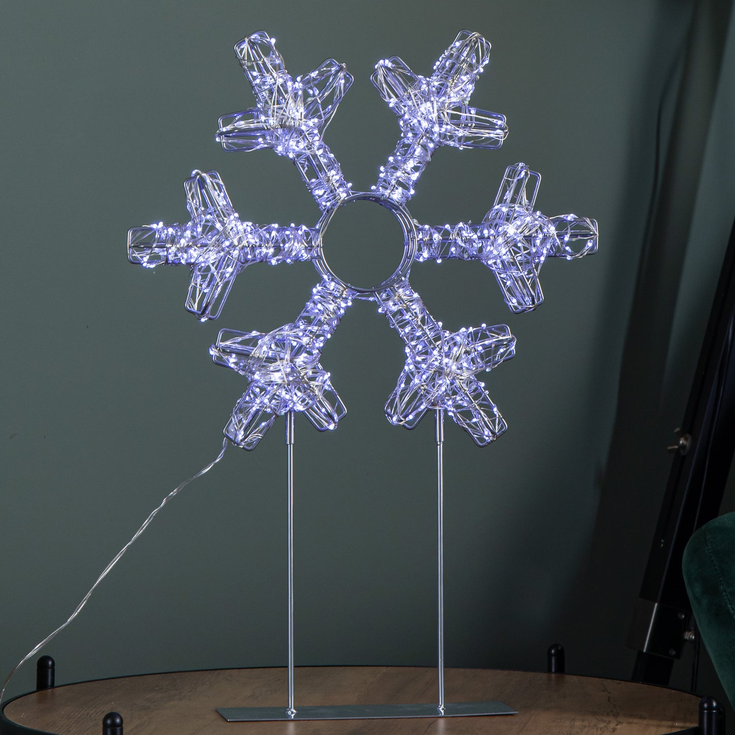 45cm Light up Silver Christmas Snowflake on Metal Stand with White LEDs