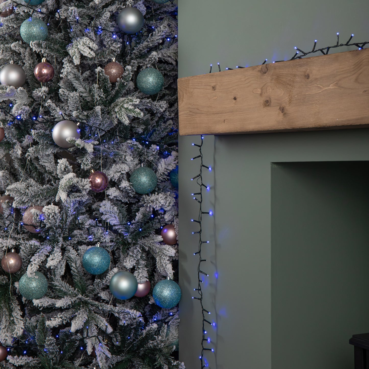 15.5m 600 LED Colour Changing Christmas String Lights in White to Blue