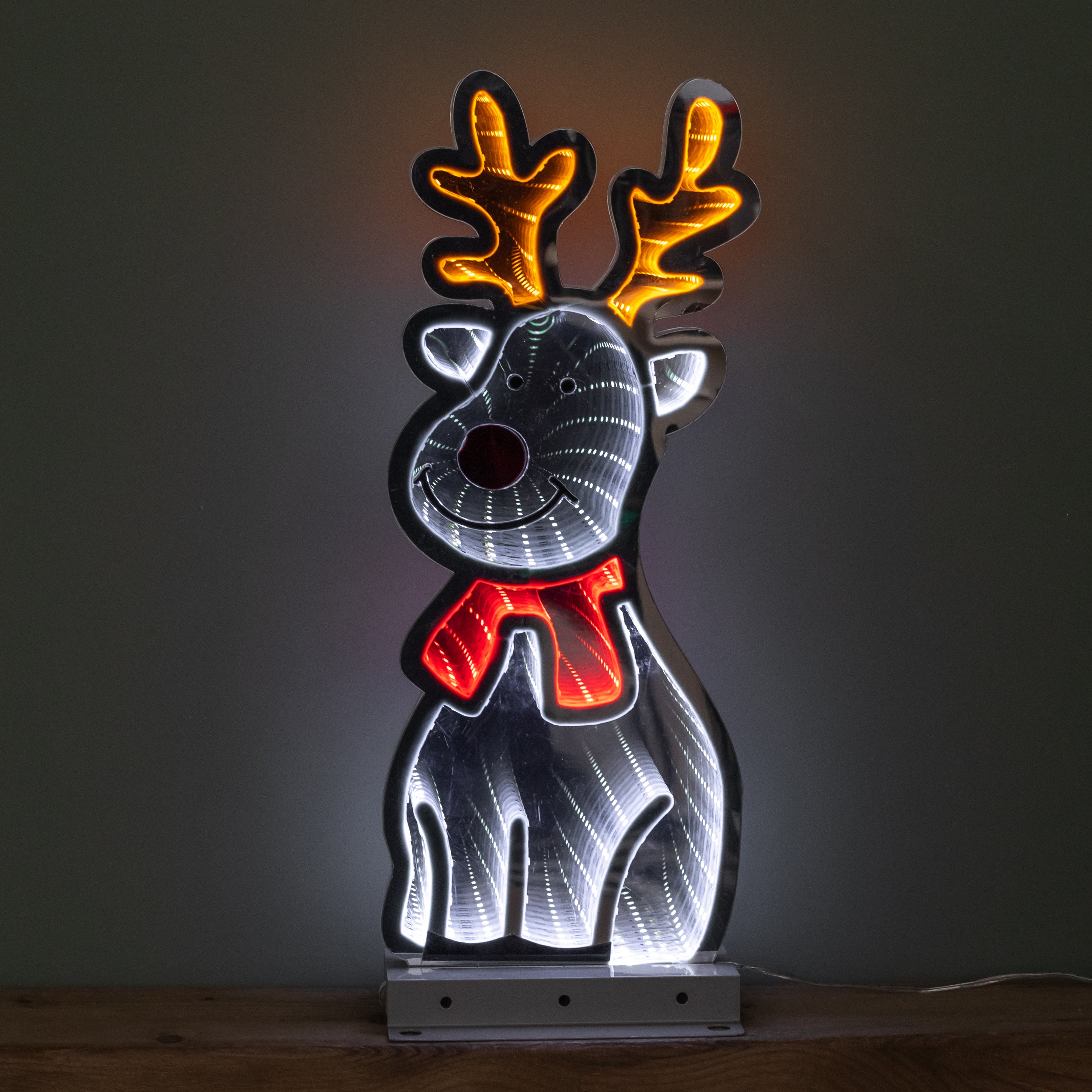 40cm Light up Christmas Reindeer Infinity Mirror Decoration on Metal Base with LEDs