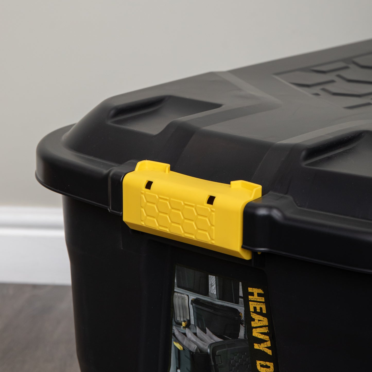 145L Heavy Duty Lockable & Stackable Storage Tub Chest on Wheels with Clips in Black