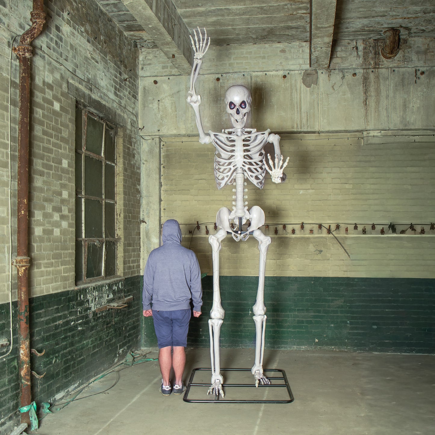 10ft (3m) Posable Full Body Skeleton Halloween Decoration with Movable Arms and LED Eyes