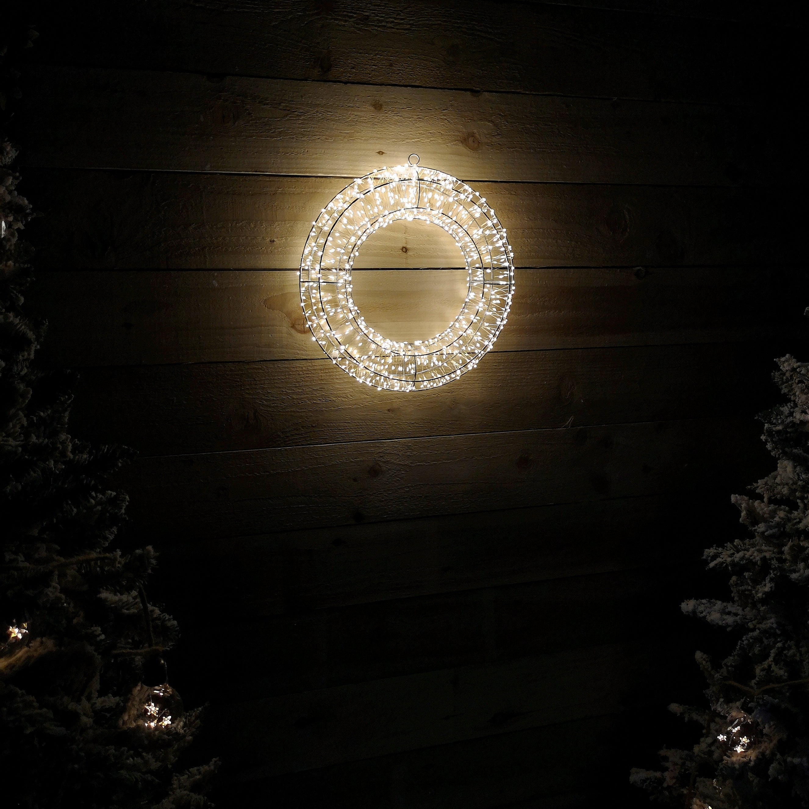 40cm 960 LEDs Outdoor Christmas Wreath with Lights Pre Lit Door Wreath