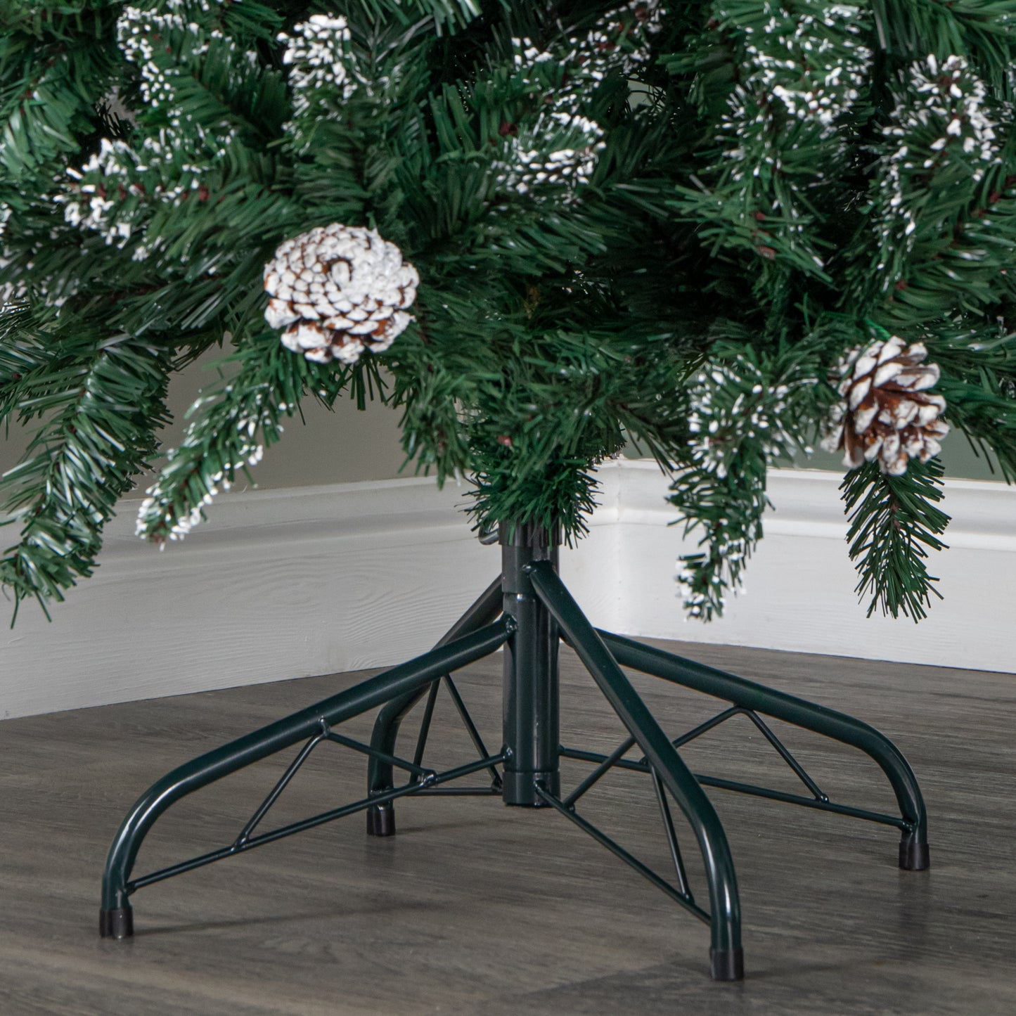 5ft (1.5m) Tall Rocky Mountain Pine Christmas Tree with 526 Snow Tipped Branches & Pinecones
