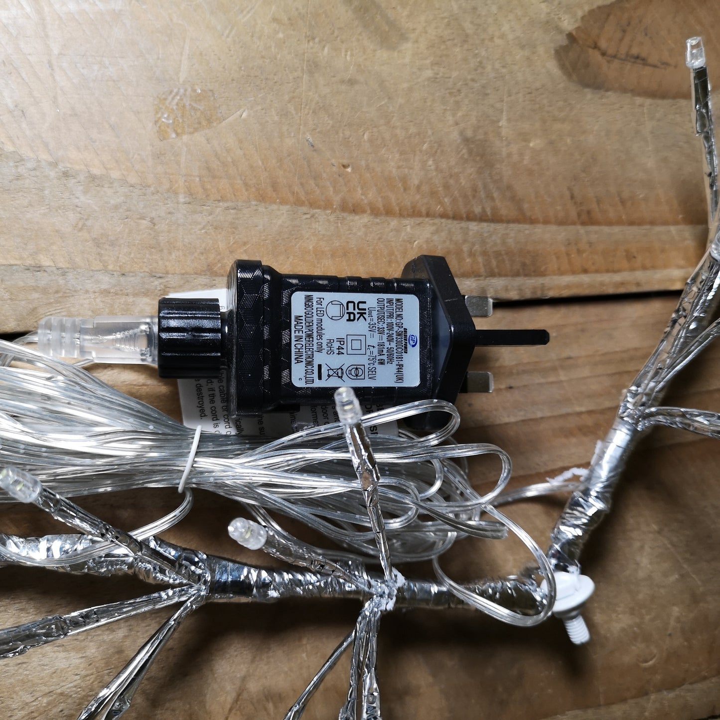 Factory Seconds: 60cm Silver Christmas Star 150 Ice White LED Indoor/Outdoor Christmas Decorations