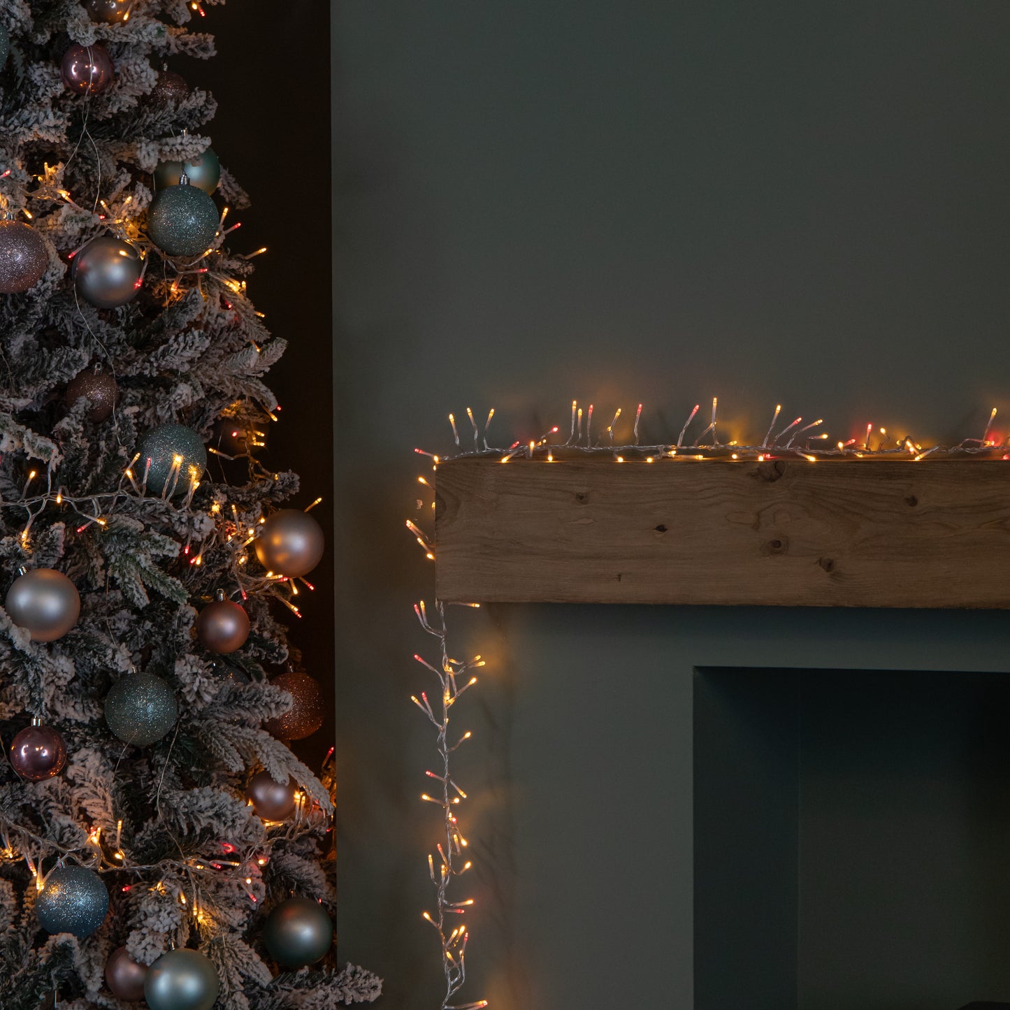 9.3m 720 LED Christmas Cluster String Lights with Timer in Vintage Gold & Red on Clear Cable