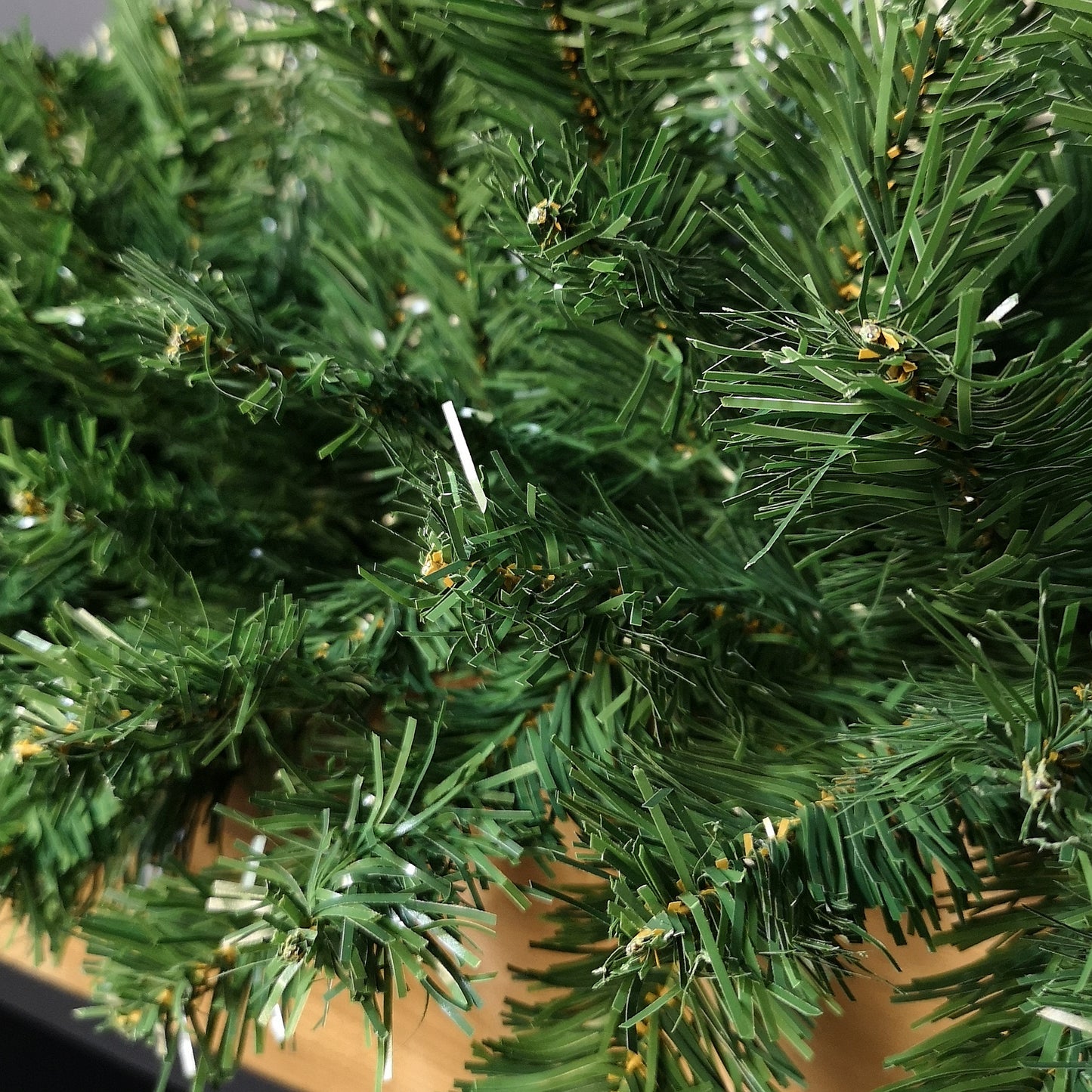 2.7m (9ft) x 38cm Premier Luxury Extra Bushy Plain Green Christmas Garland