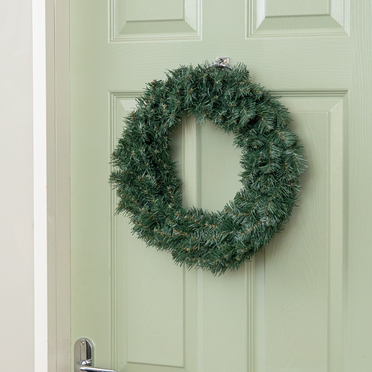47cm Plain Green Woodcote Spruce Hanging Christmas Wreath