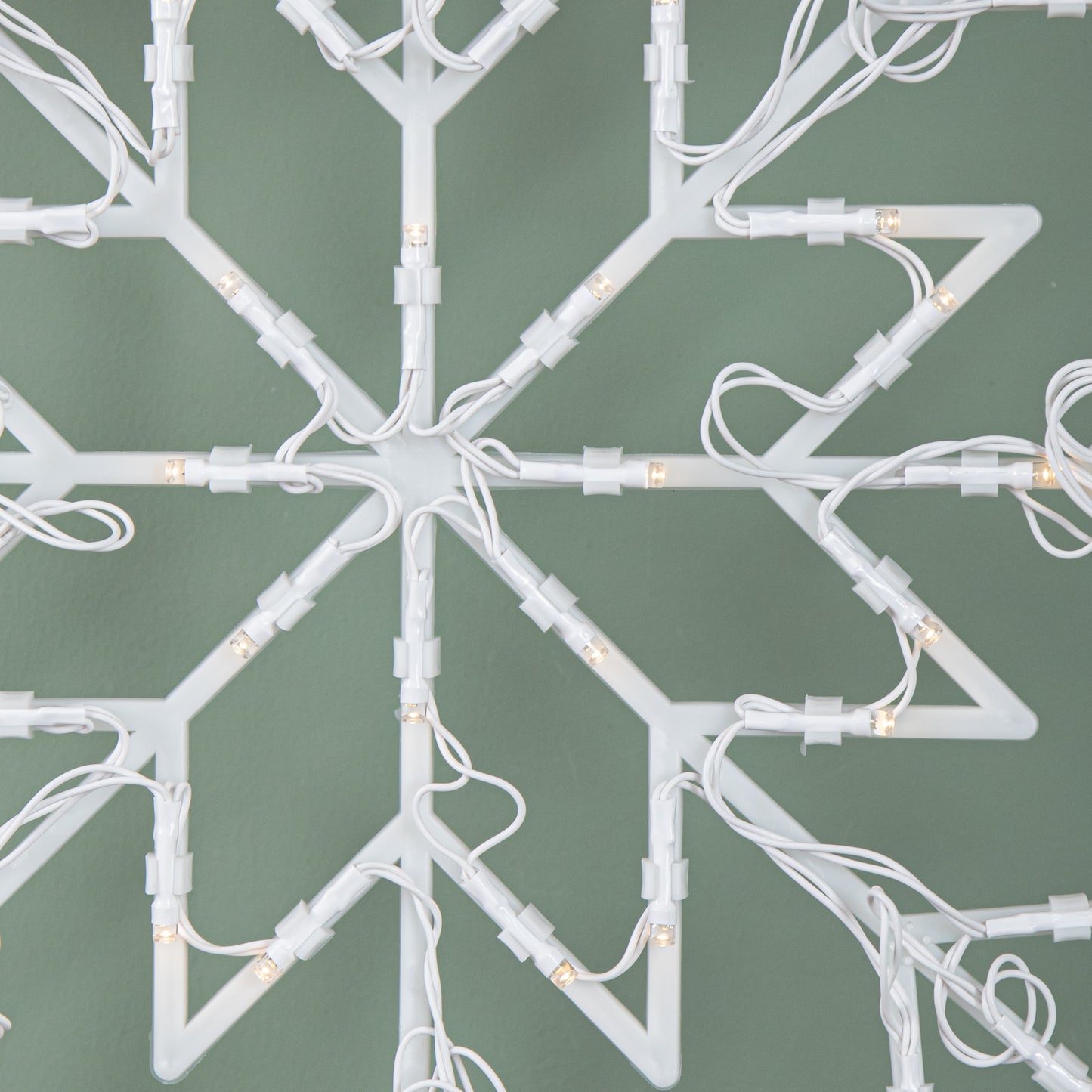 34cm Battery Operated Light up Christmas Snowflake with 50 Warm White LEDs