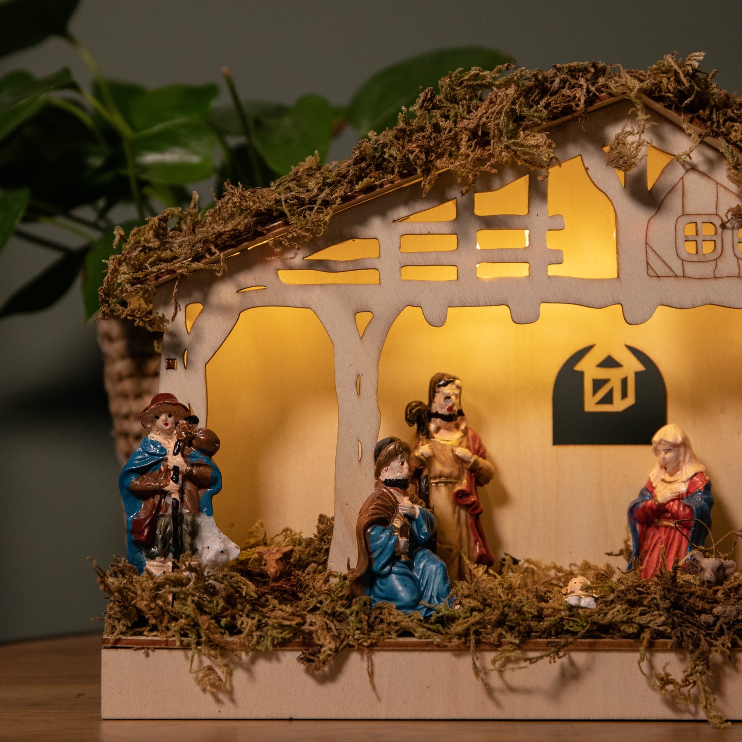 26cm Battery Operated Light up Wooden Christmas Nativity Scene with Warm White LEDs