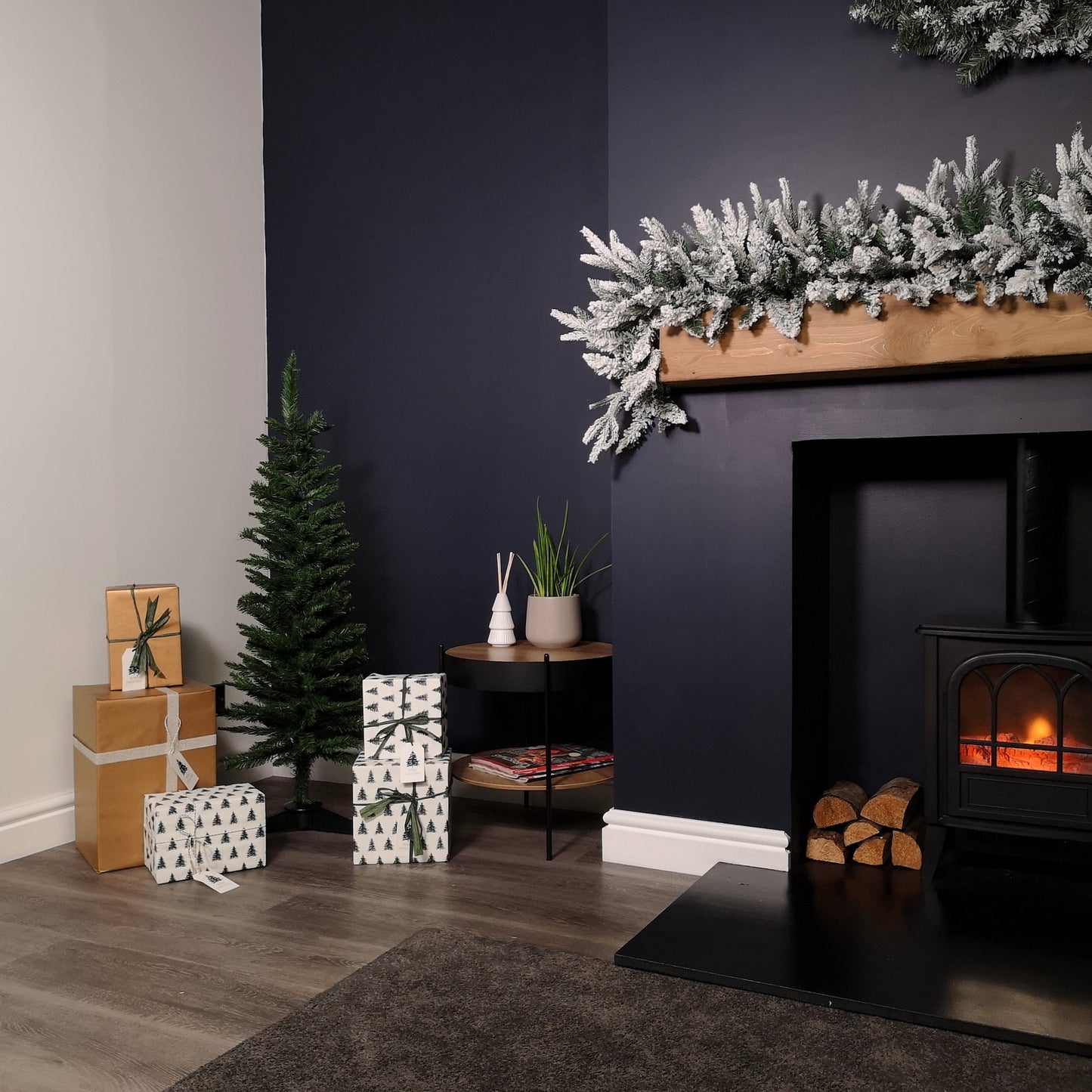 Factory Seconds: 4ft (1.2m) Pencil Style Slim Artificial Christmas Tree in Green
