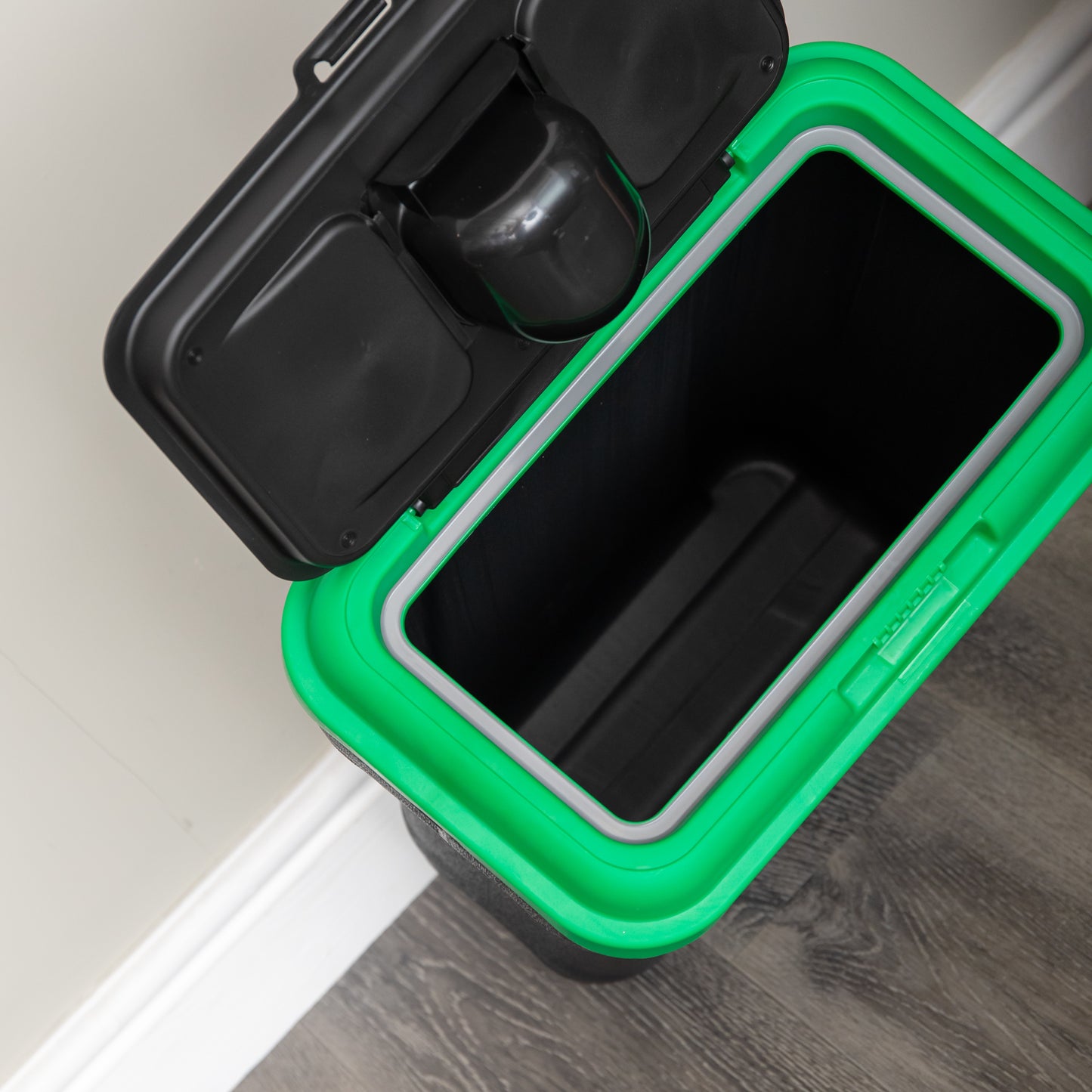2 x 30 Litre Plastic Dried Pet Food Storage Container Tubs with Food Scoop