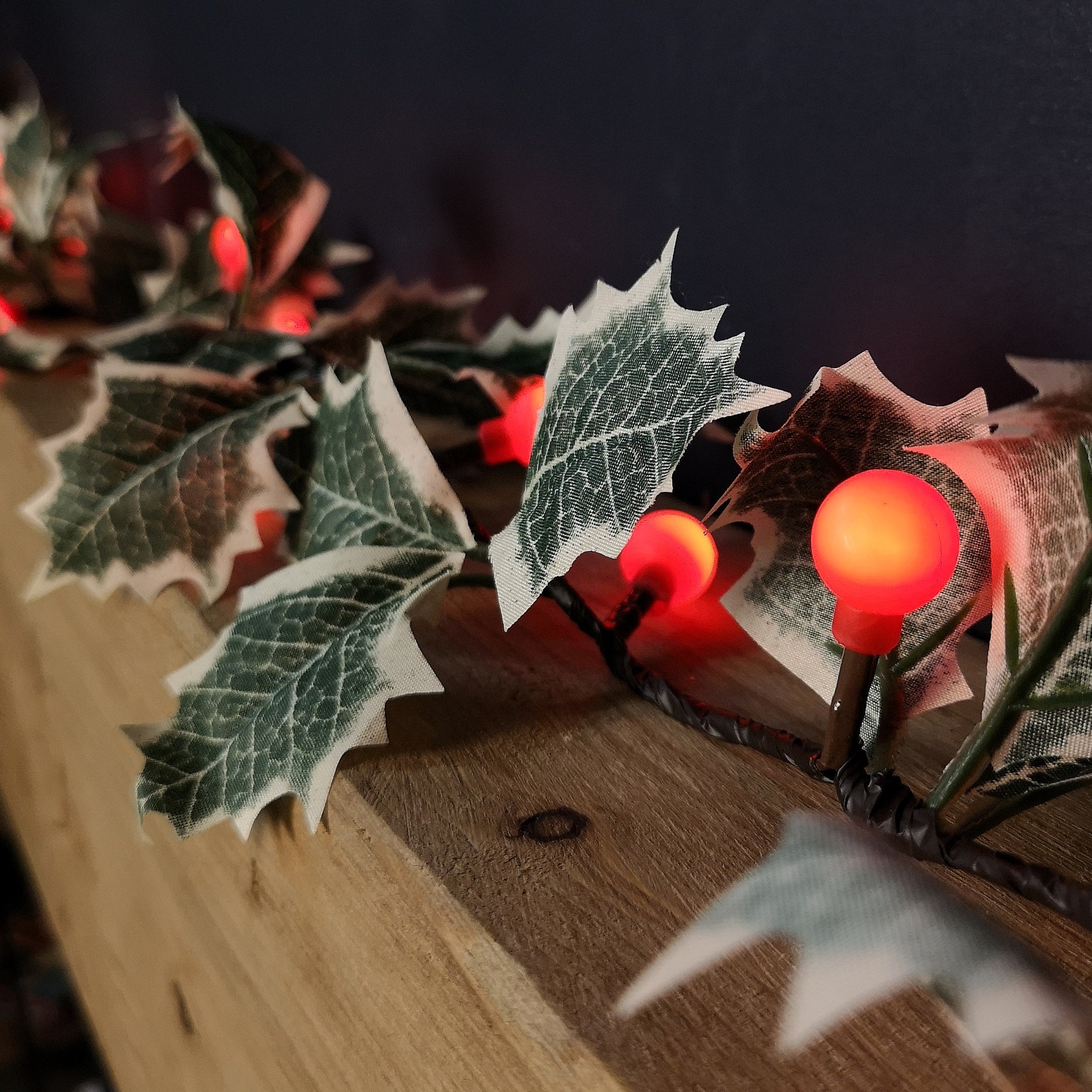 1.8m Artificial Garland with Berries & Lights Battery Operated with 35 Warm White LEDs
