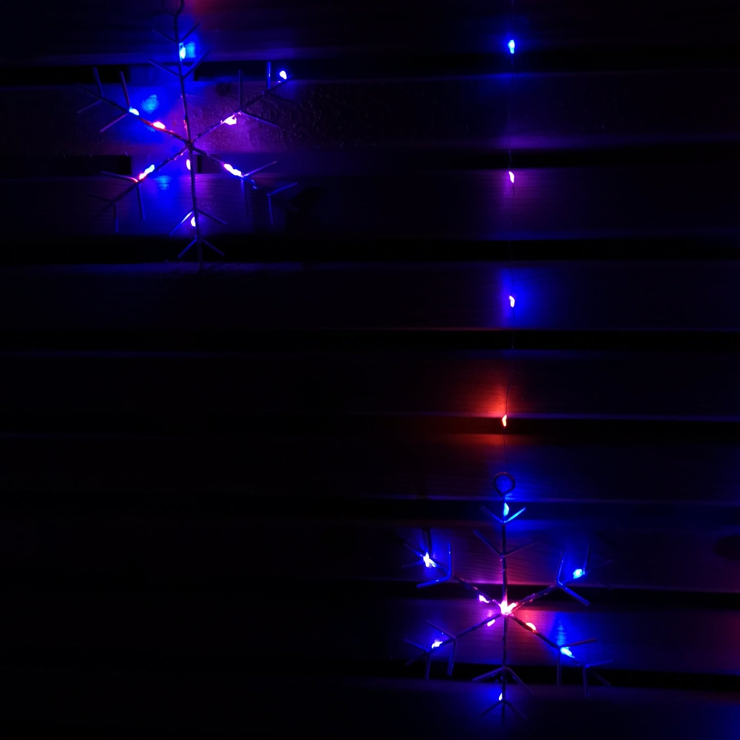 1.2m Battery Operated Snowflake Curtain Christmas Lights with 147 Rainbow LEDs